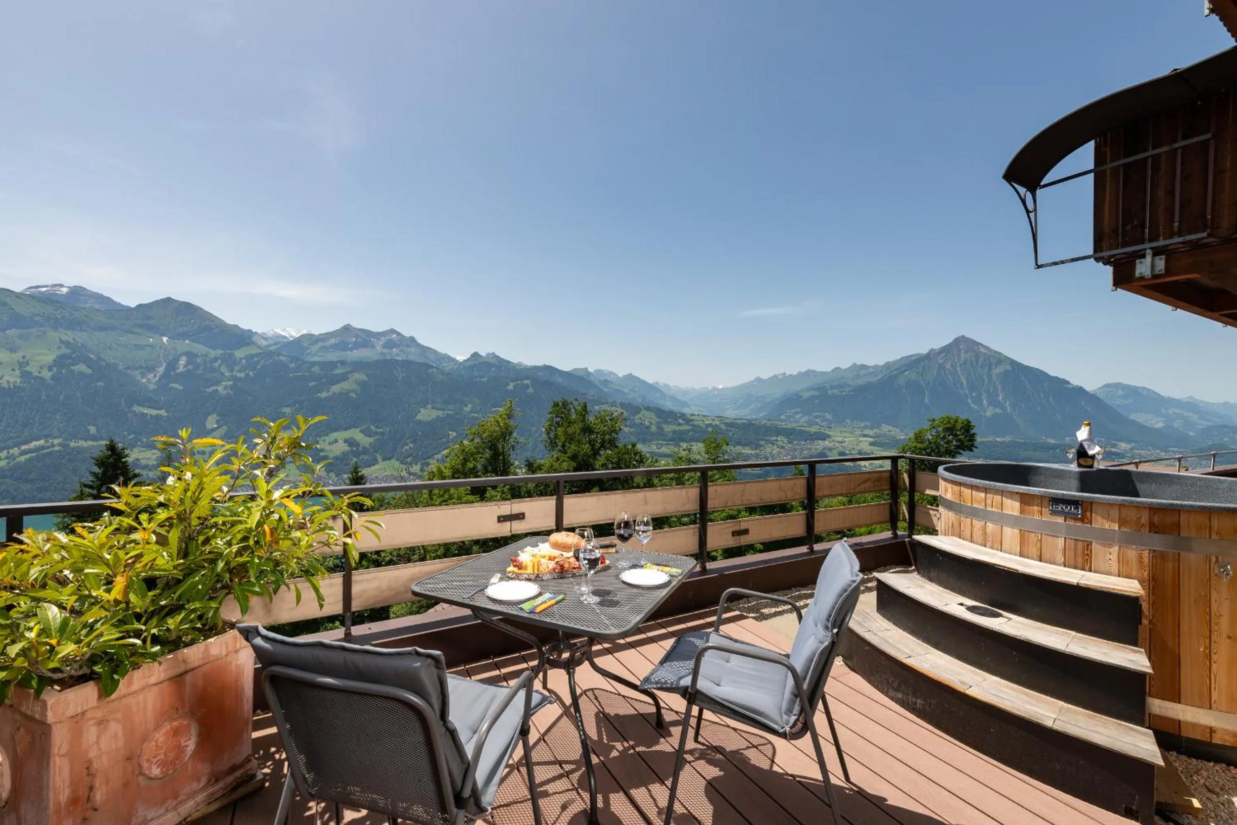 Hot Tub in Hotel Zeit & Traum Privat SPA