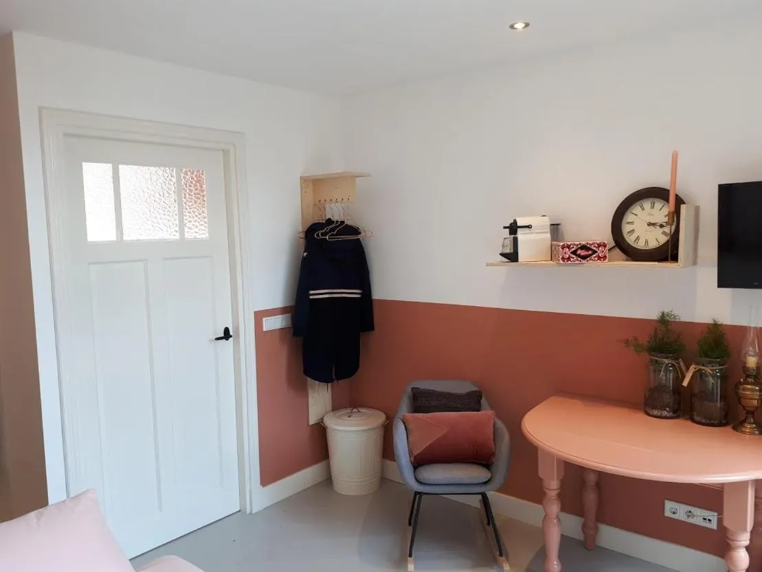 Seating area in Het Gindrahuis