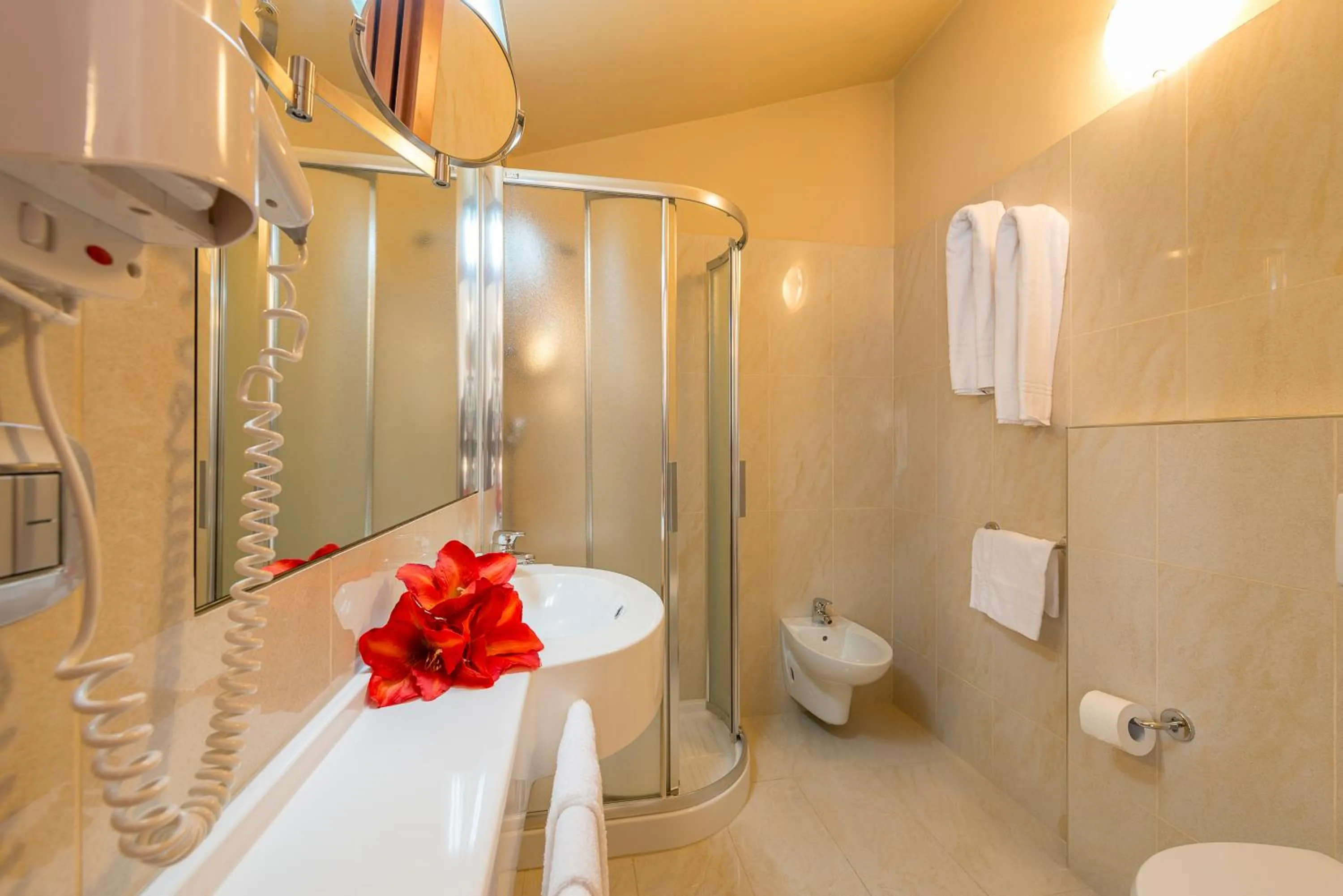 Bathroom in Hotel Palace Magnolia SPA