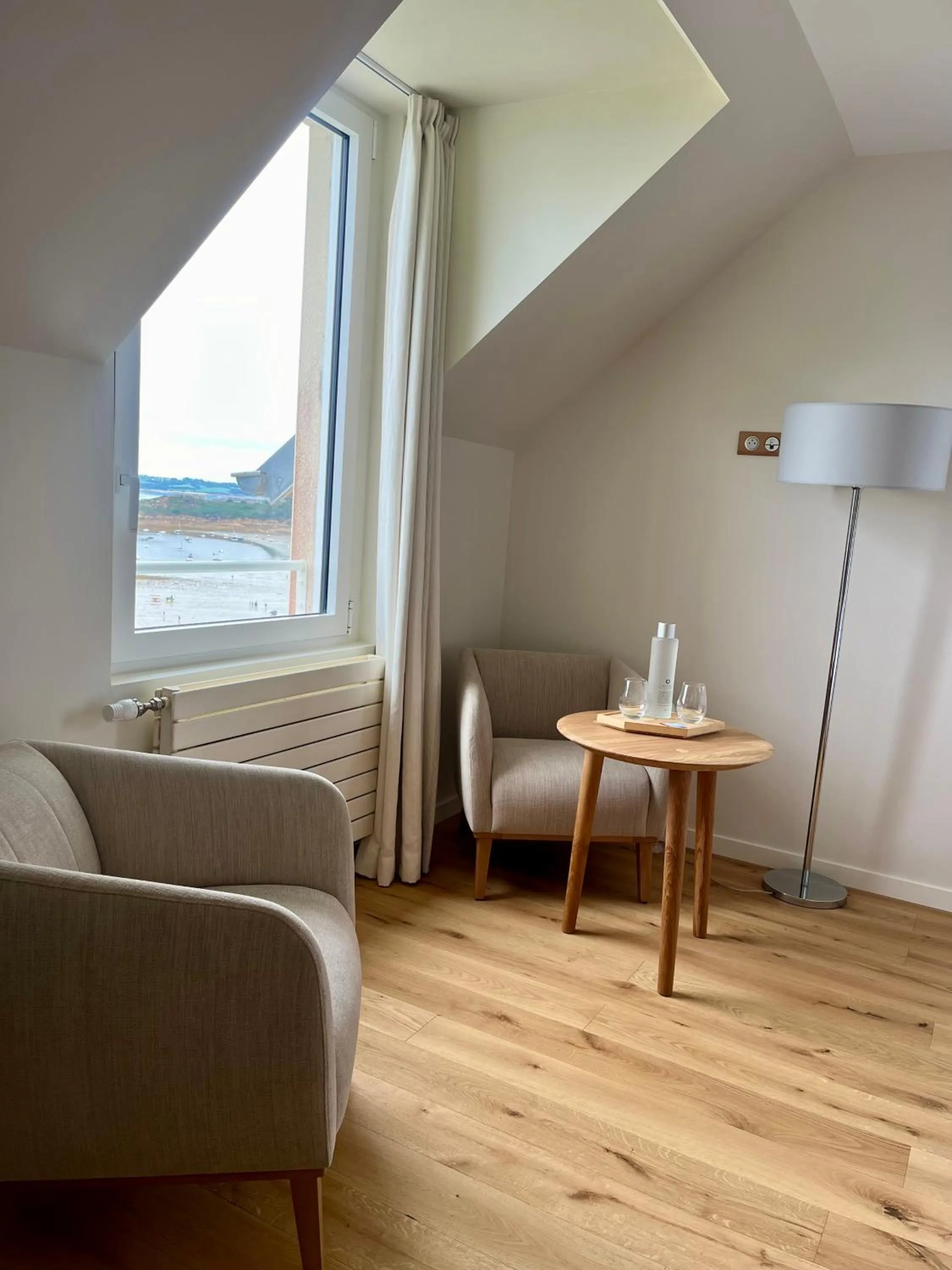 Living room in Logis Hôtel de Carantec