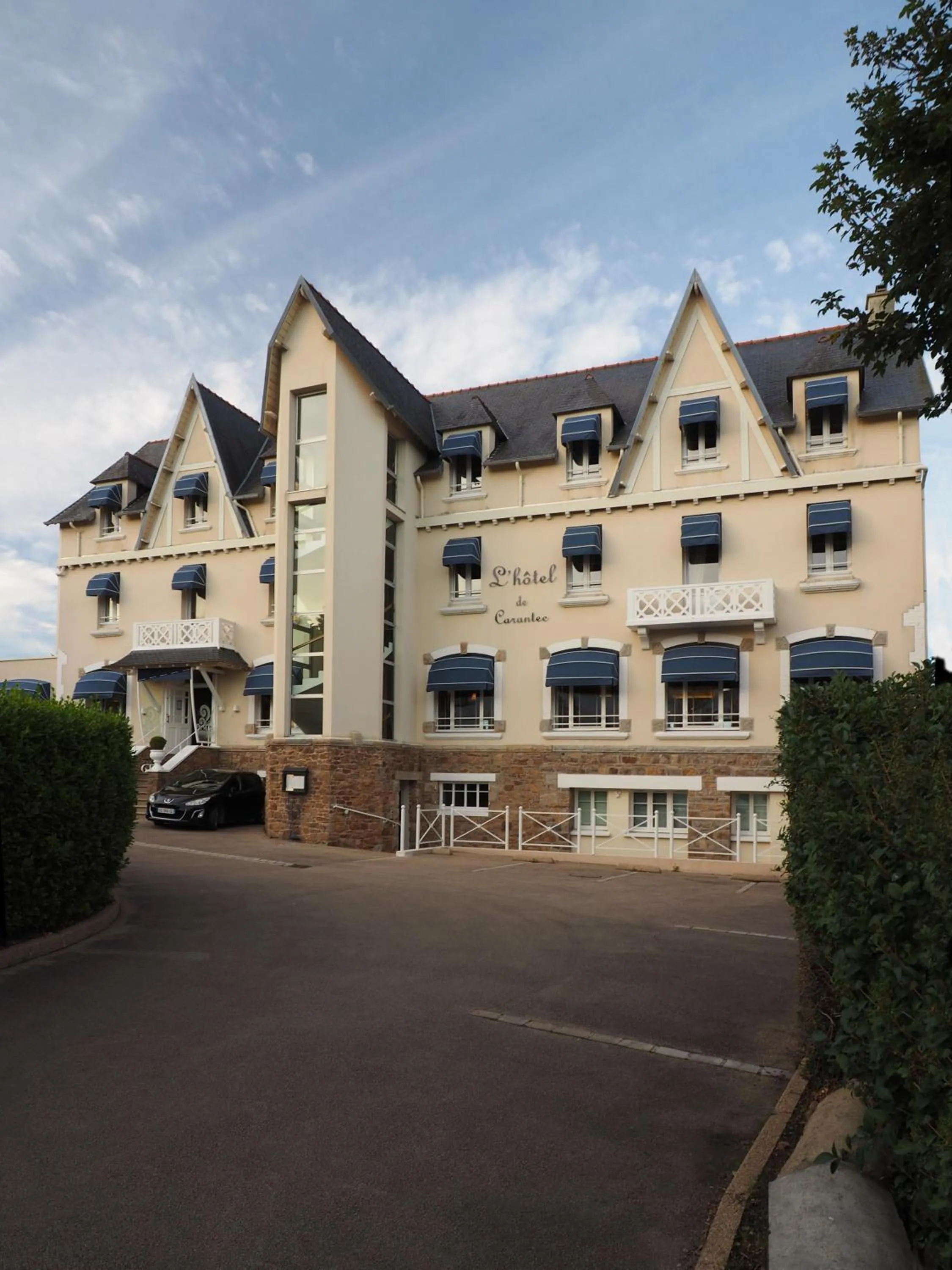 Property building in Logis Hôtel de Carantec