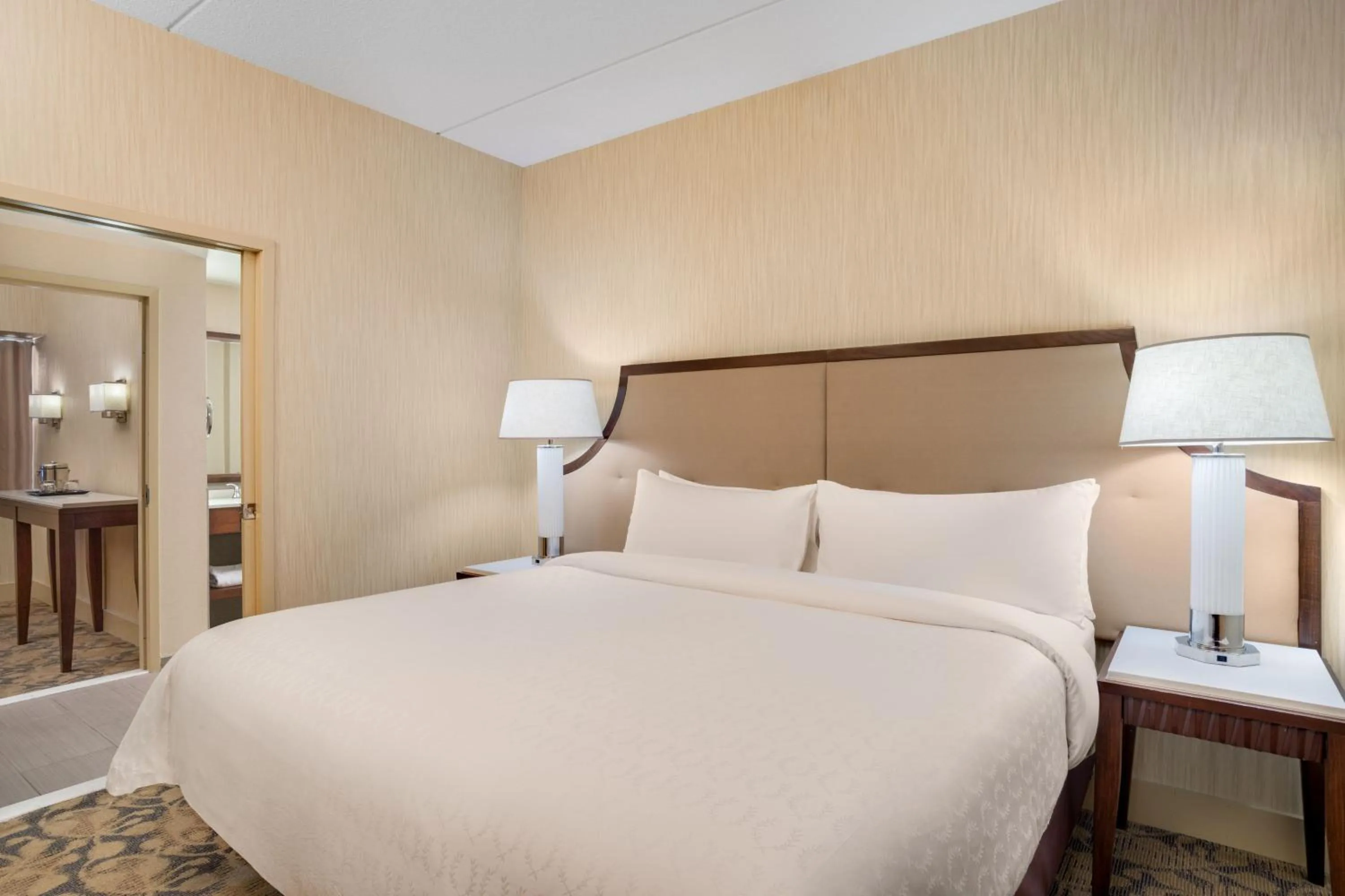 Bedroom, Bed in Sheraton Lincoln Harbor Hotel