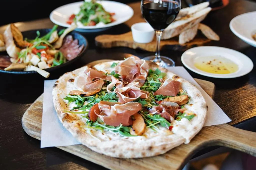 Restaurant/places to eat in Sheraton Lincoln Harbor Hotel