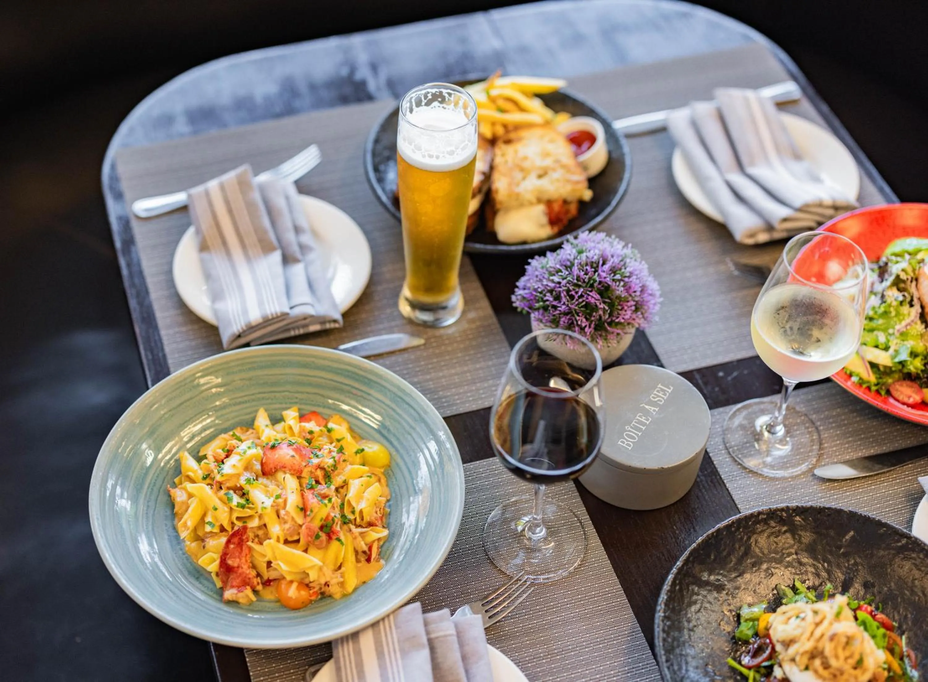 Restaurant/places to eat in Sheraton Lincoln Harbor Hotel