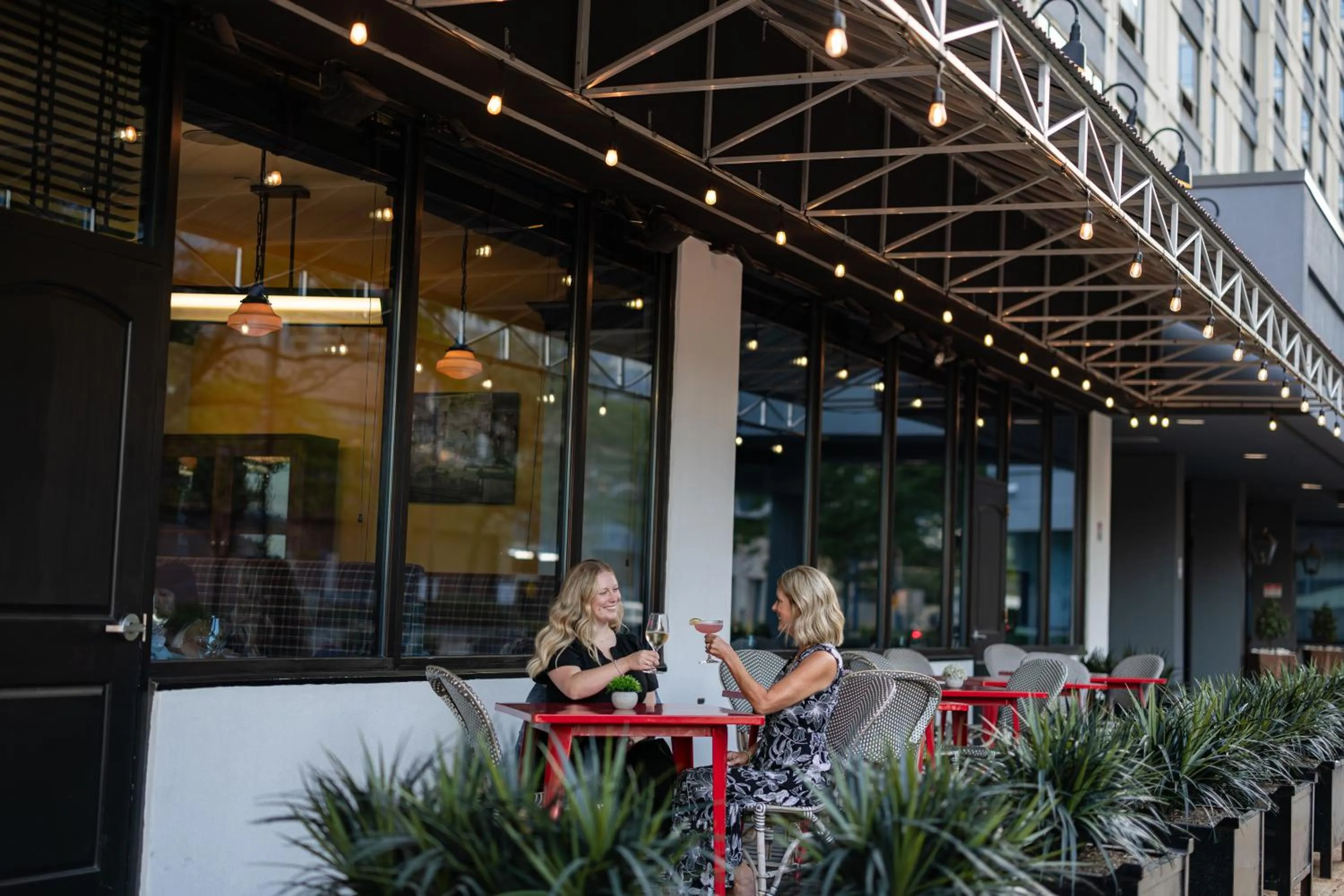 Restaurant/places to eat in Sheraton Lincoln Harbor Hotel