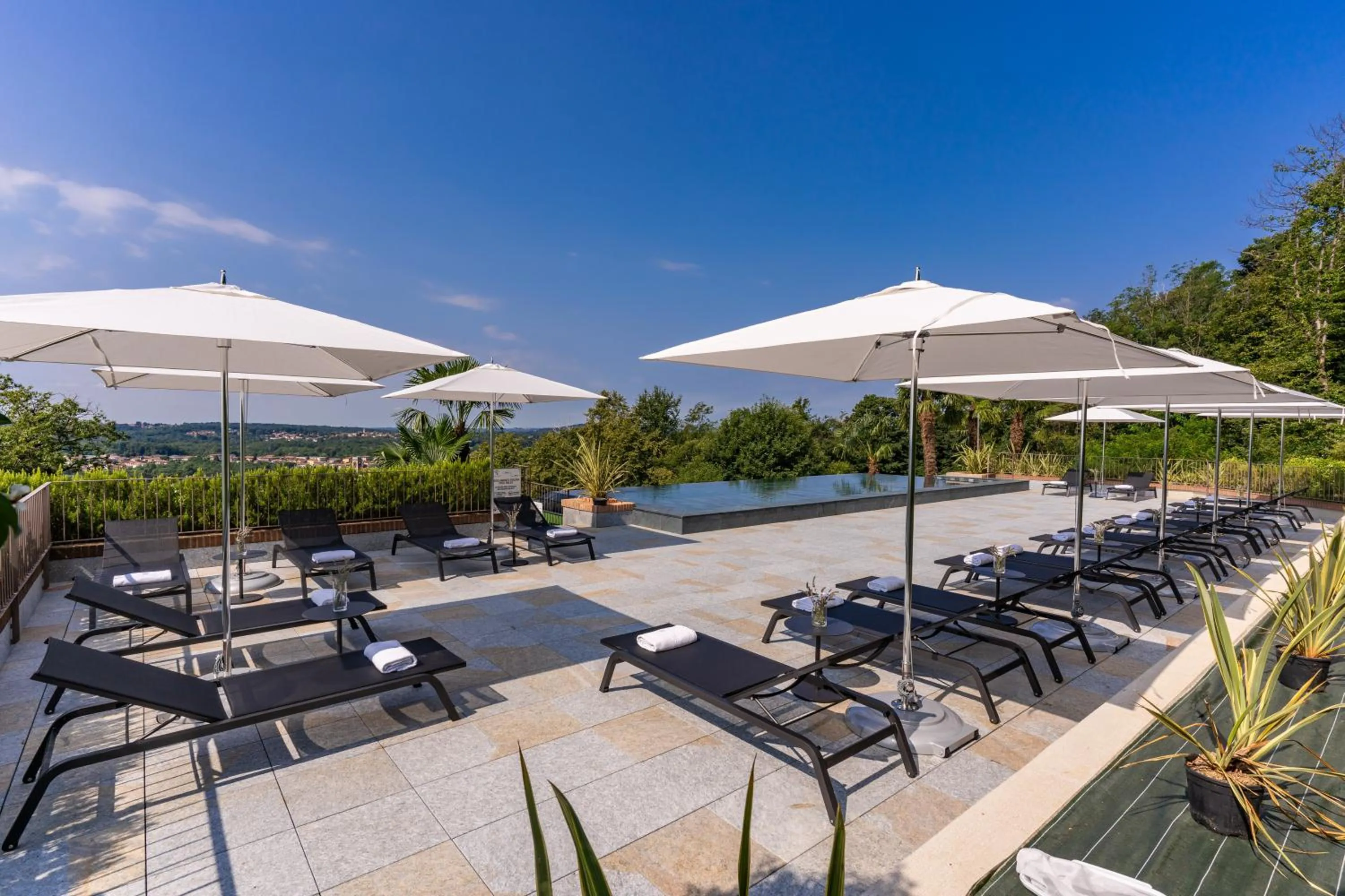 Swimming pool in Tenuta De L'Annunziata - Natural Relais