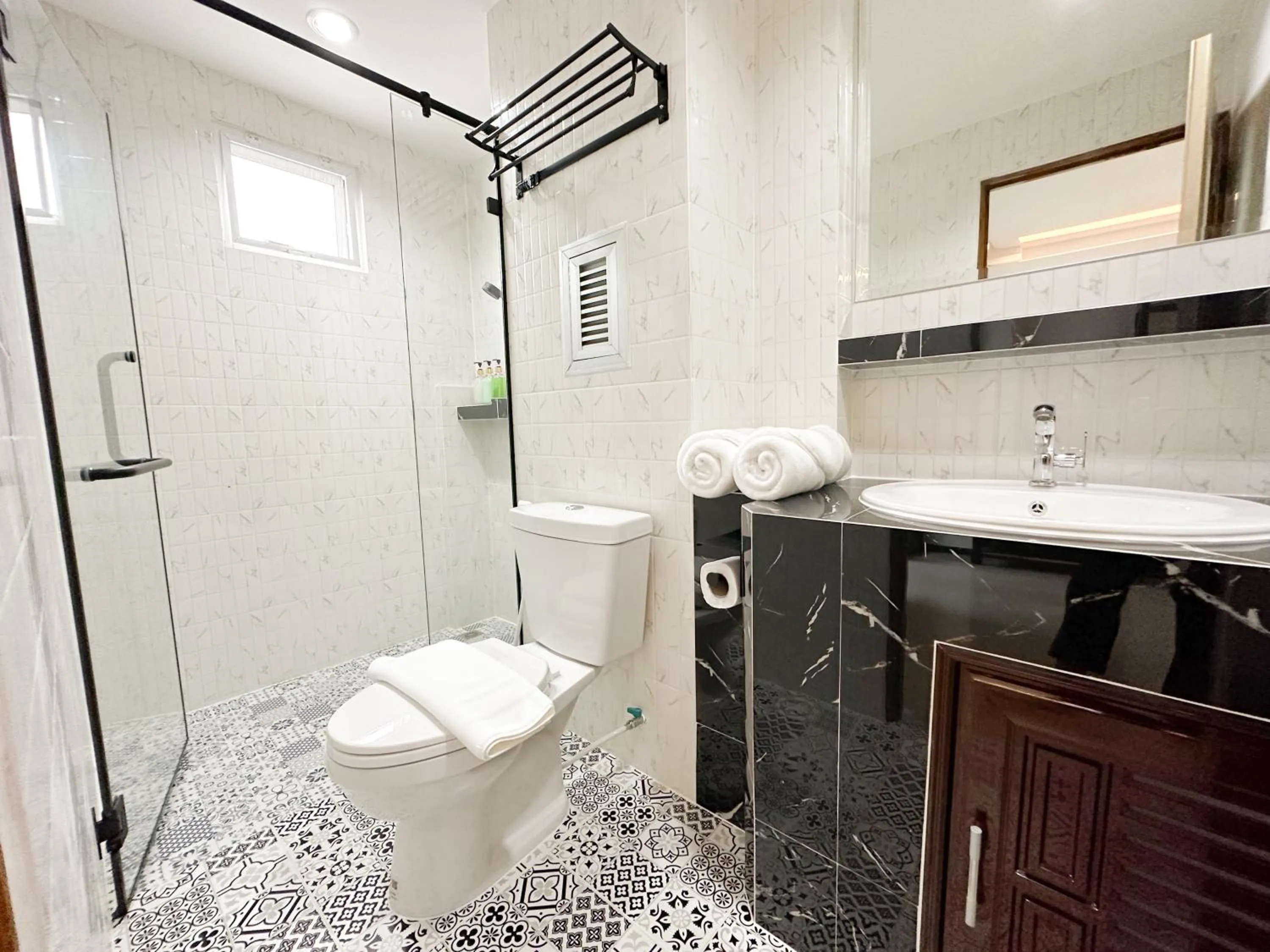 Bathroom in Wises Hotel