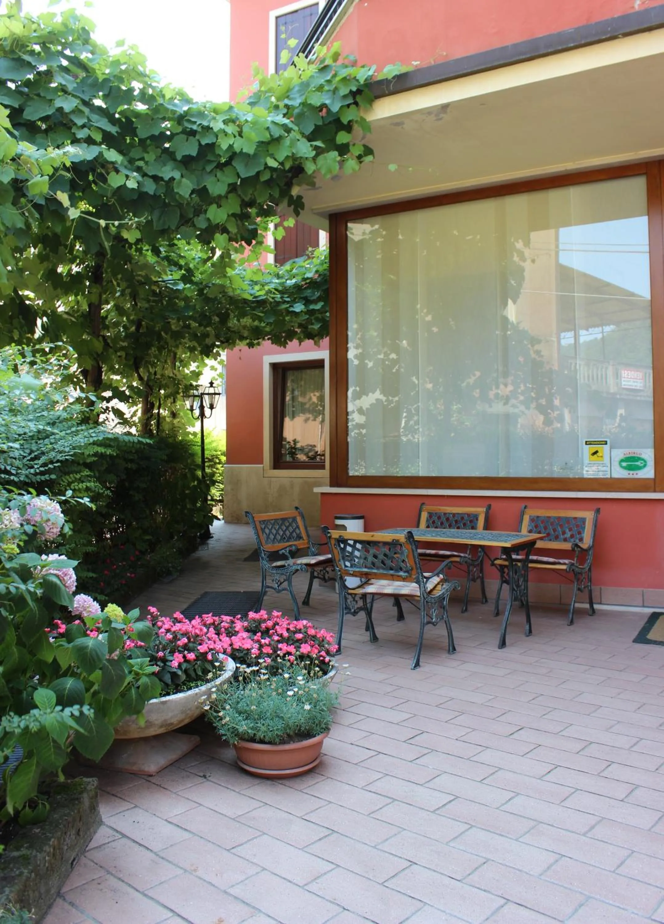 Facade/entrance in Albergo Al Castello