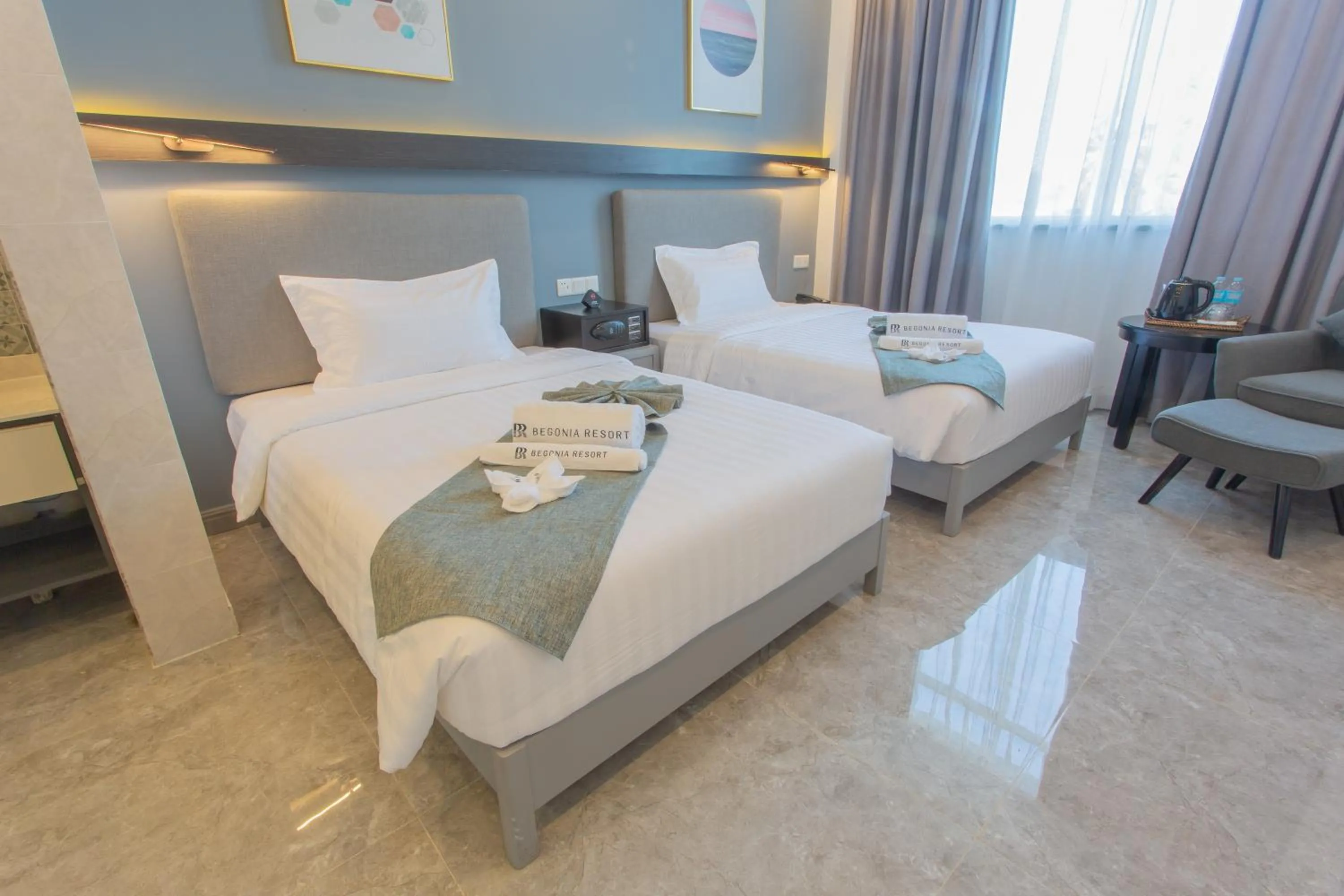 Bed in Bohol Panglao Begonia Resort