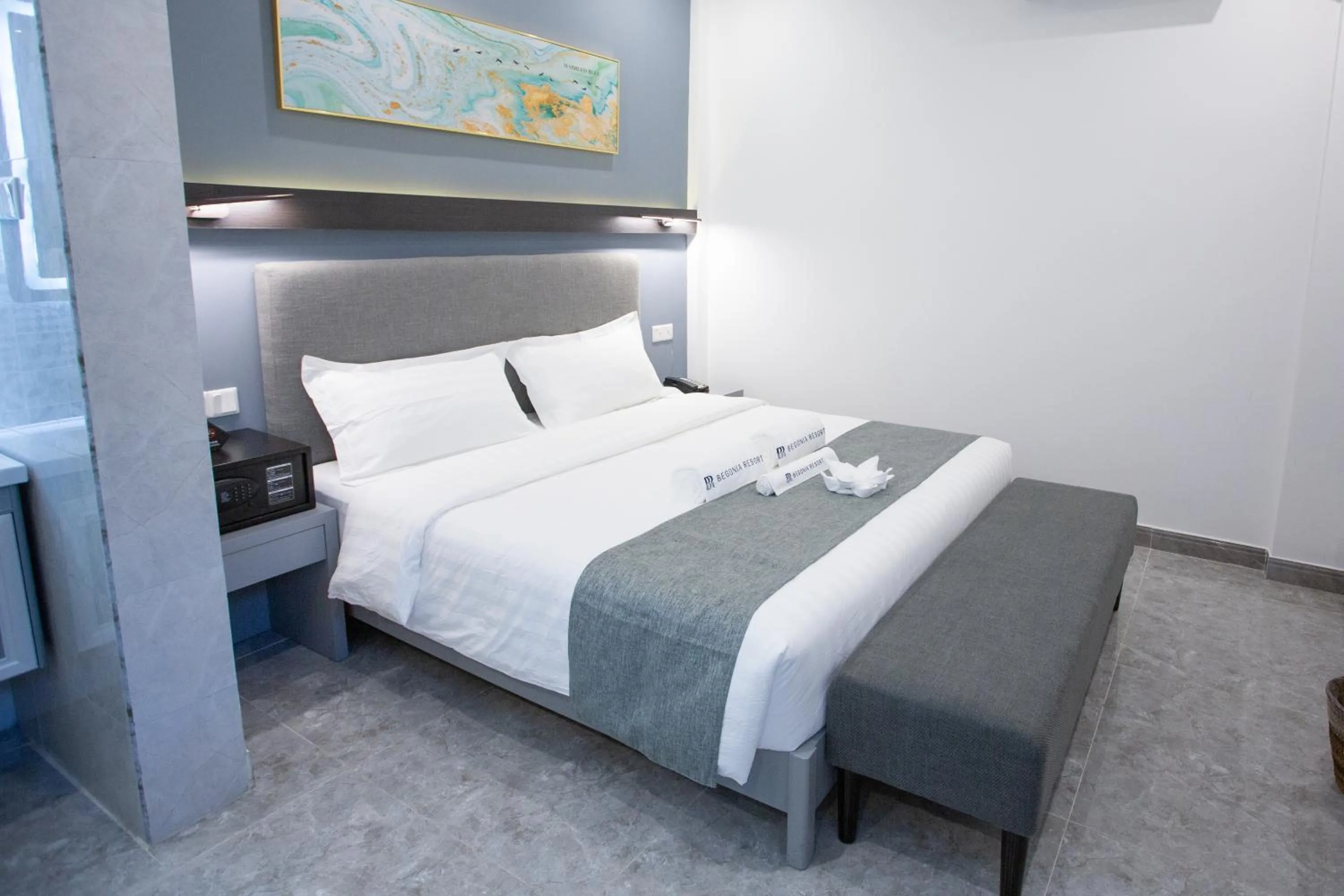 Bed in Bohol Panglao Begonia Resort