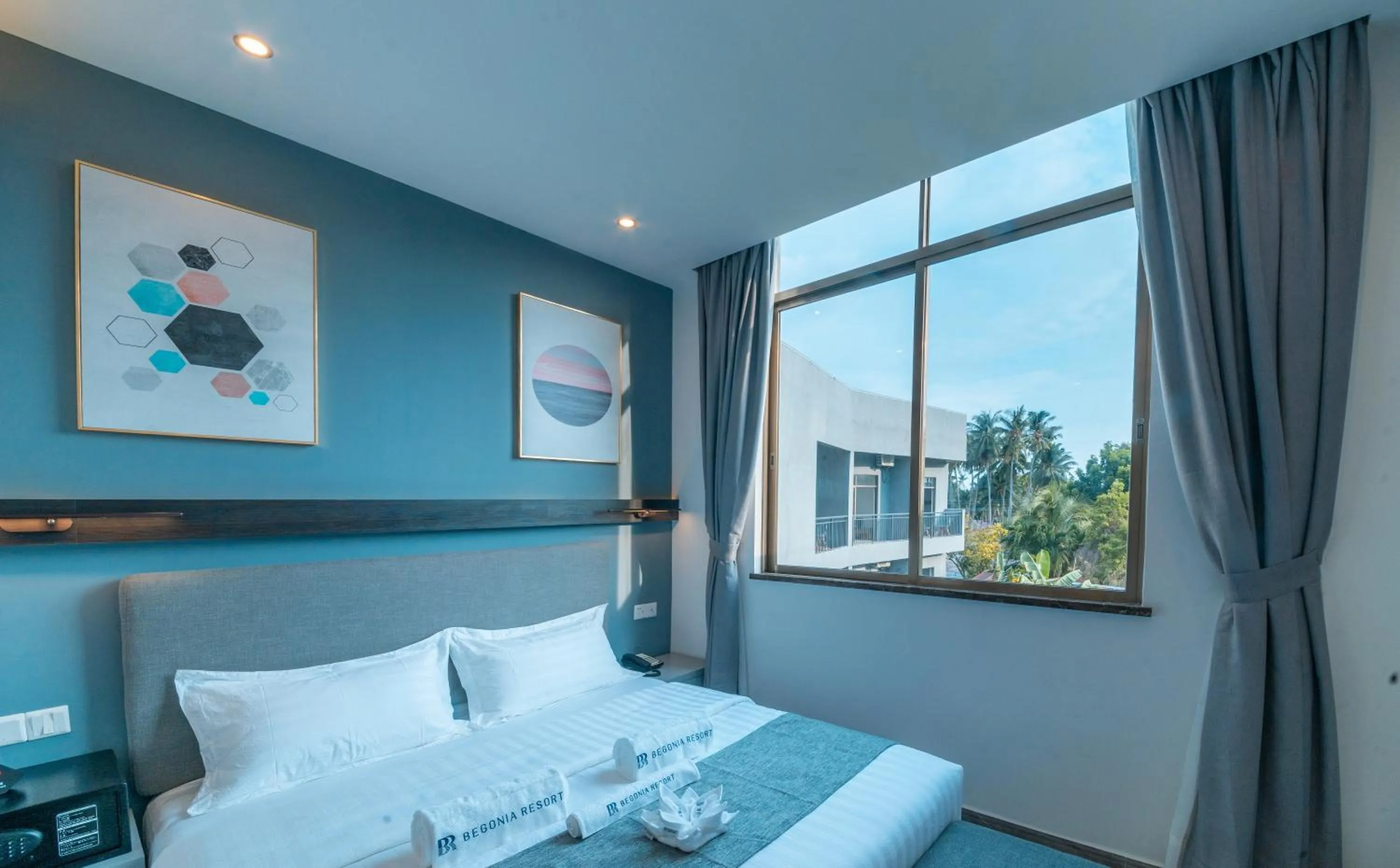 Mountain view, Bed in Bohol Panglao Begonia Resort