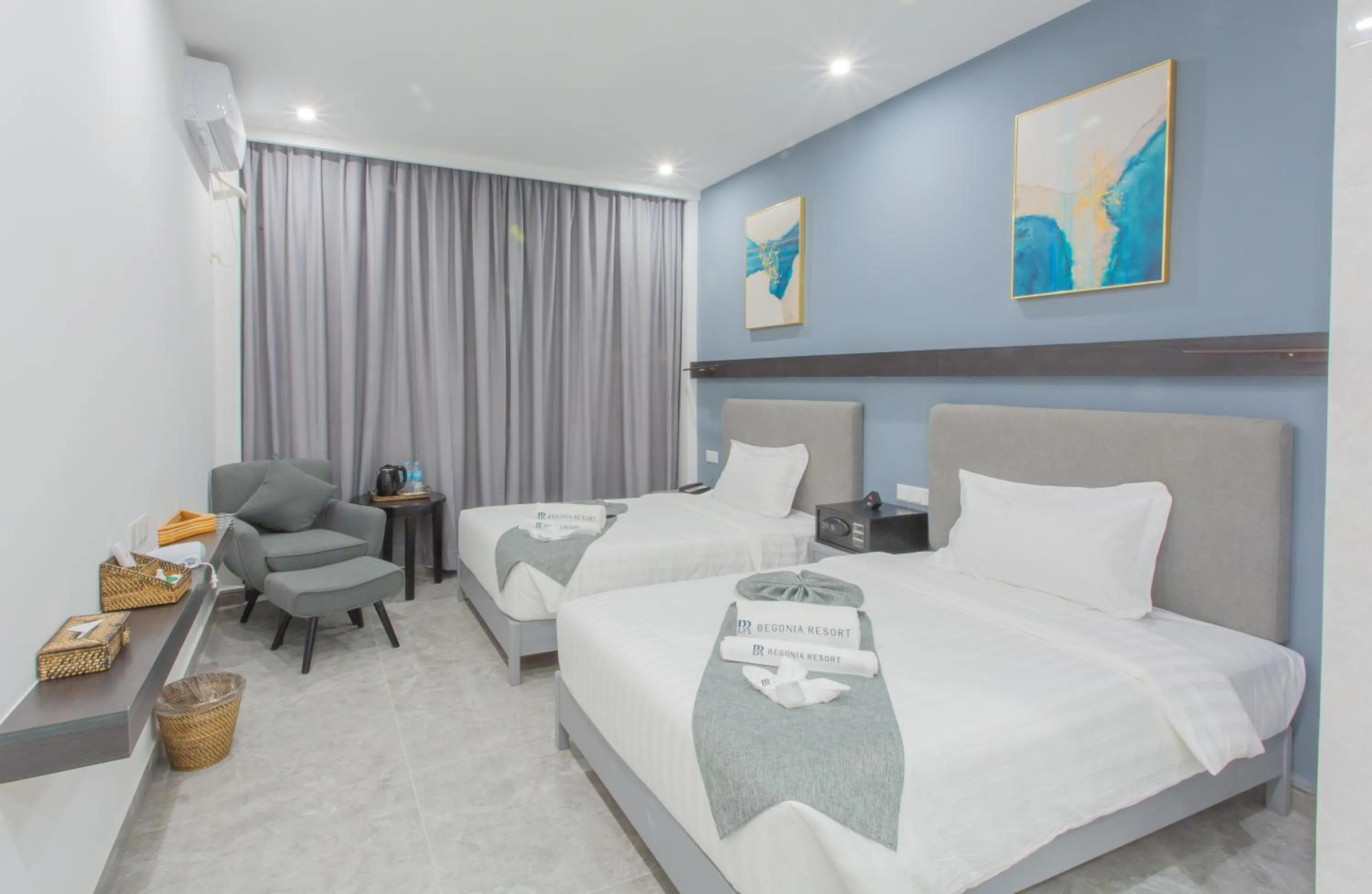 Bed in Bohol Panglao Begonia Resort