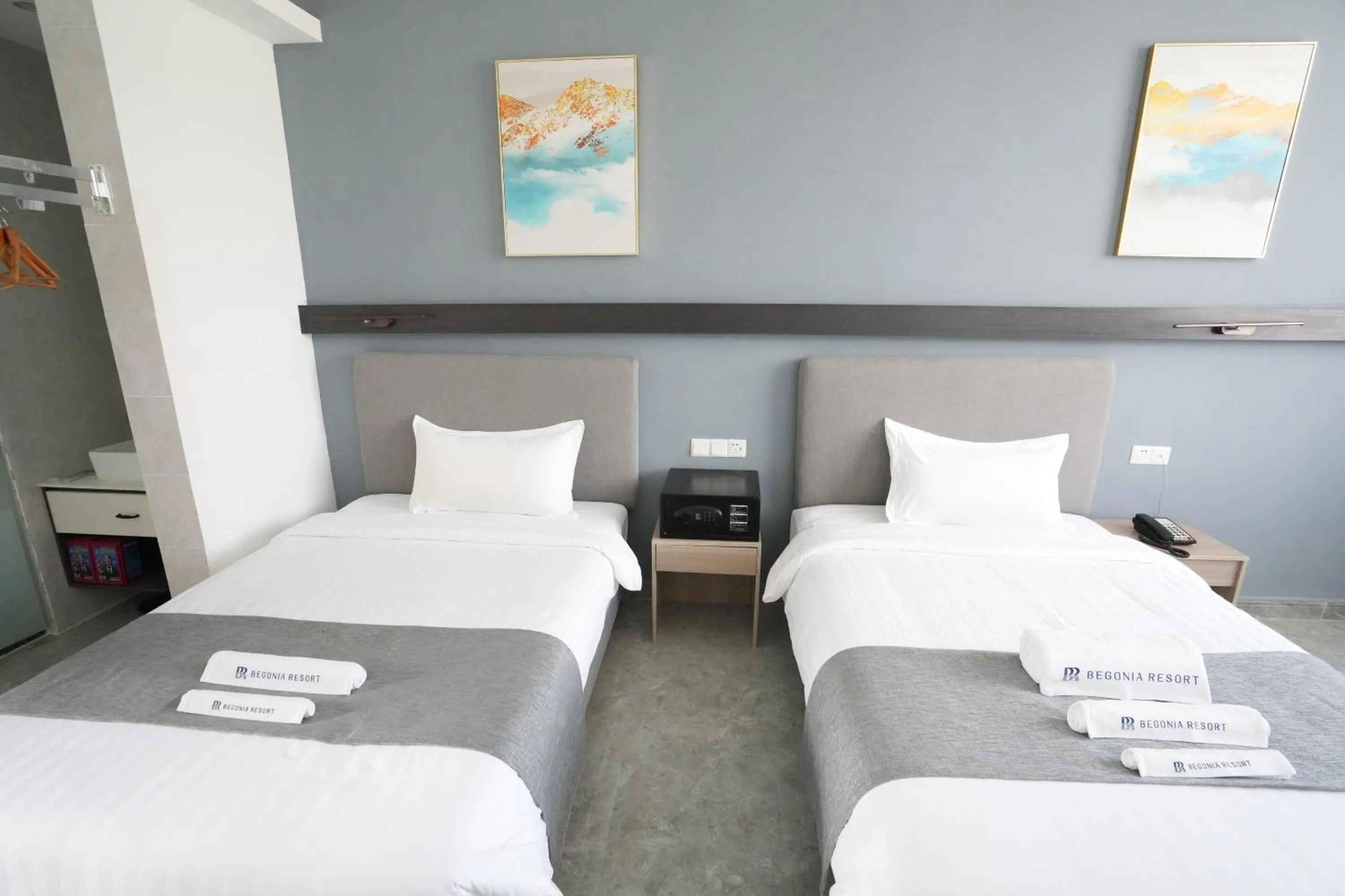 Bed in Bohol Panglao Begonia Resort