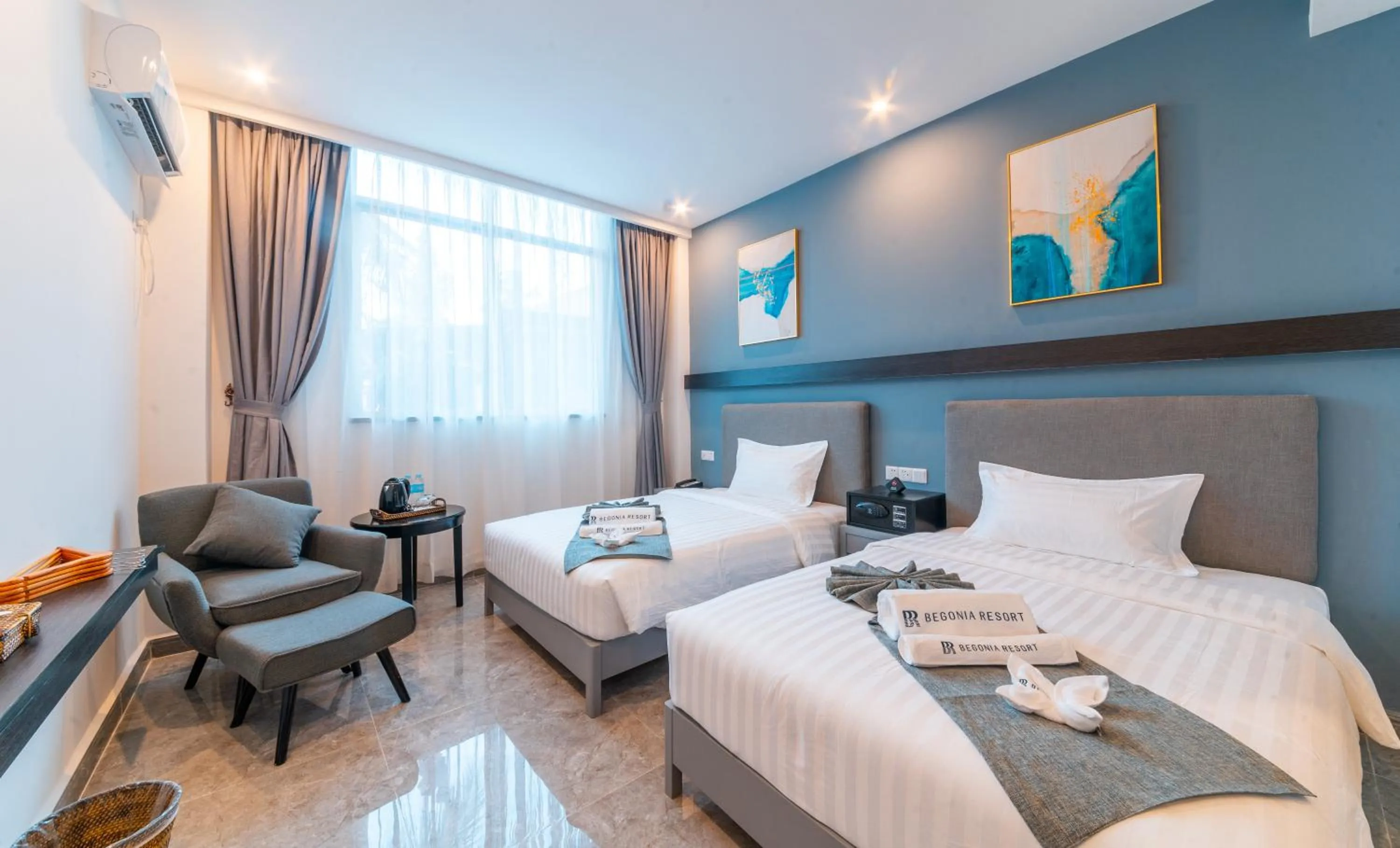 Bed in Bohol Panglao Begonia Resort