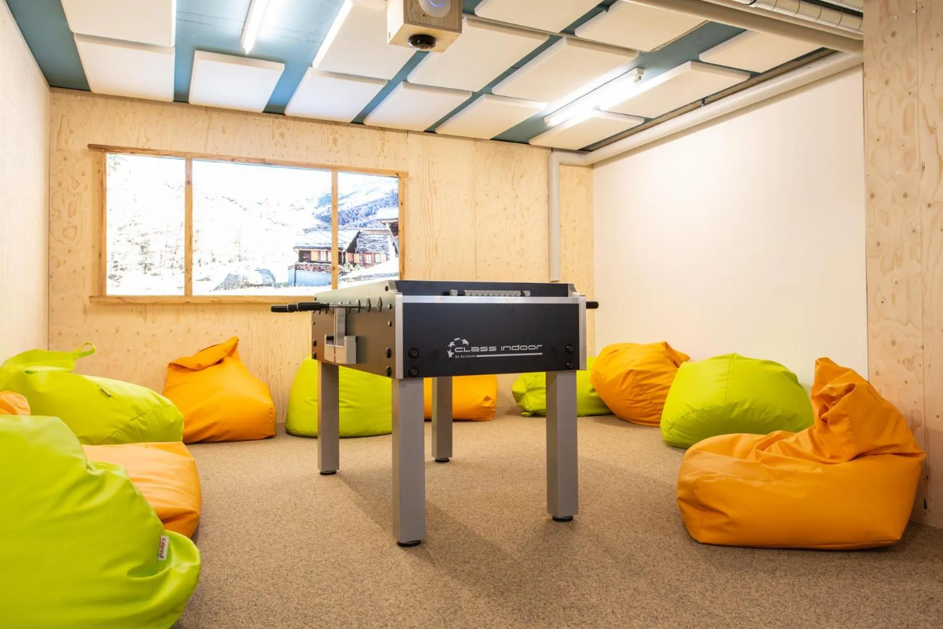 Game Room in Montela Hotel & Resort - Suiten