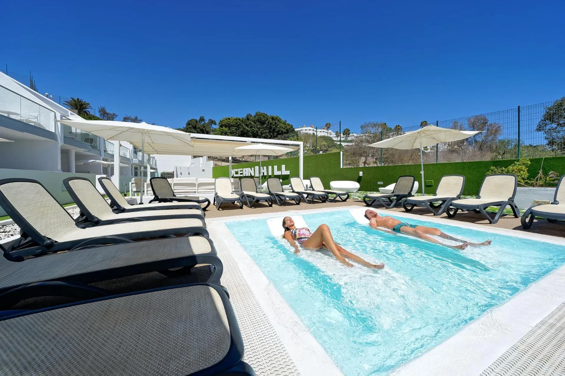 Swimming pool in OCEAN HILL - Adults Only