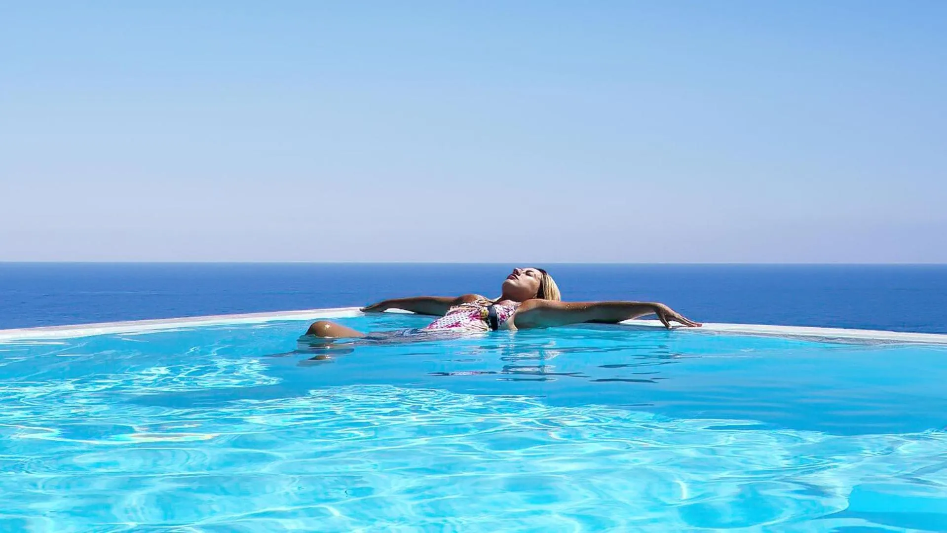 Swimming pool in OCEAN HILL - Adults Only