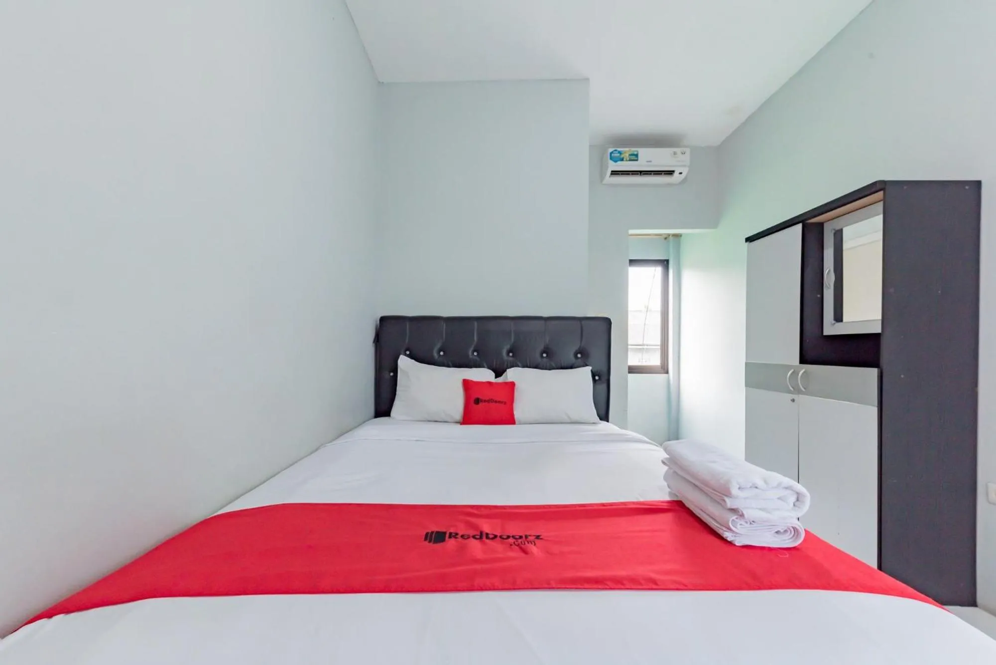 Bed in RedDoorz Syariah near RS Hermina Sukabumi