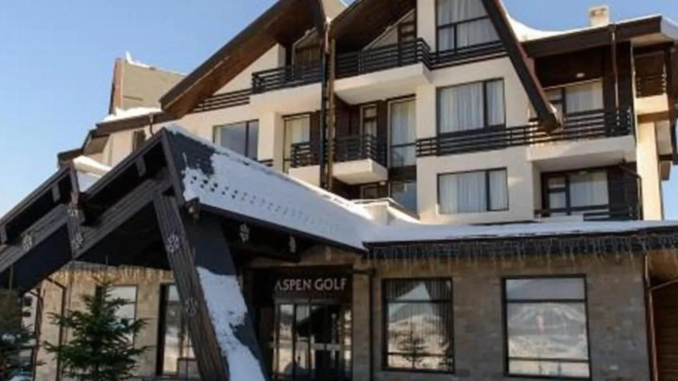 Property building in Stylish Studio Apart Aspen Golf Resort