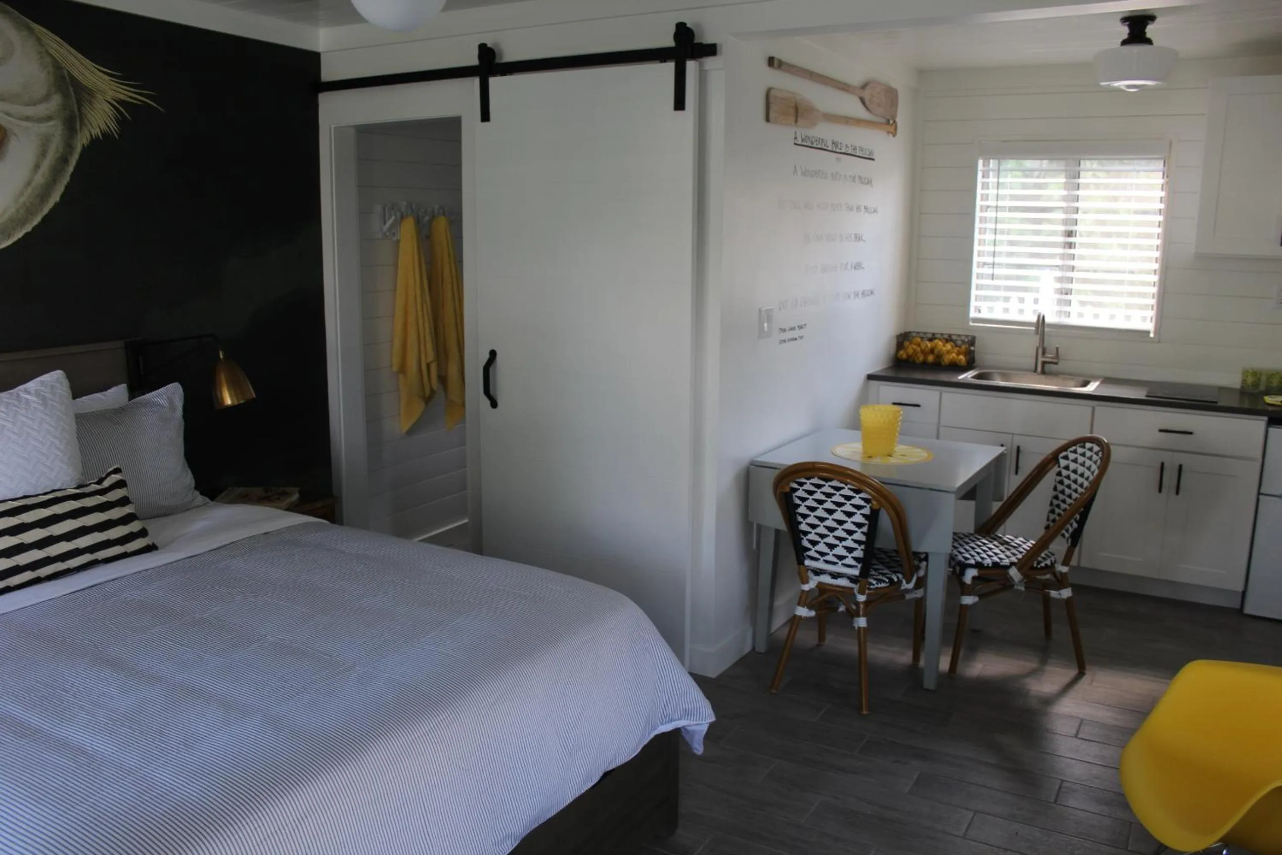 Bed in Island View Cottages Sebastian