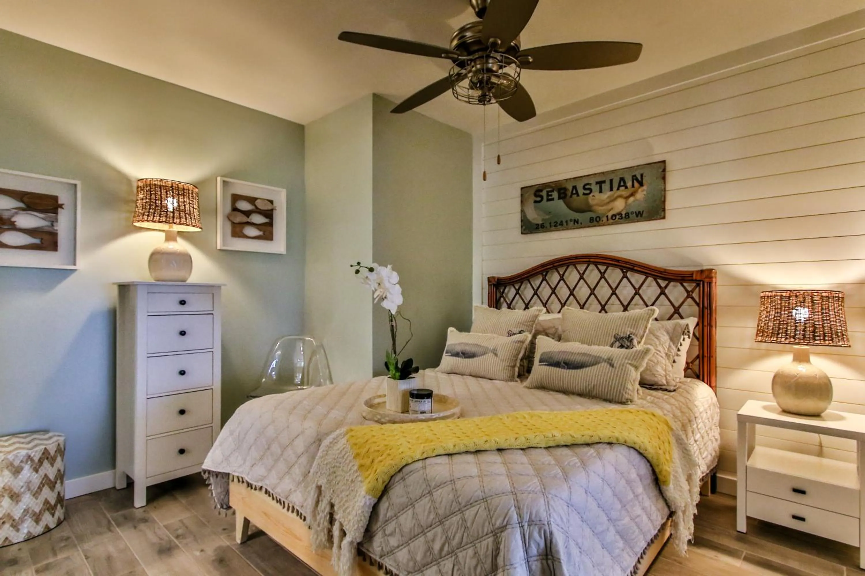 Bed in Island View Cottages Sebastian