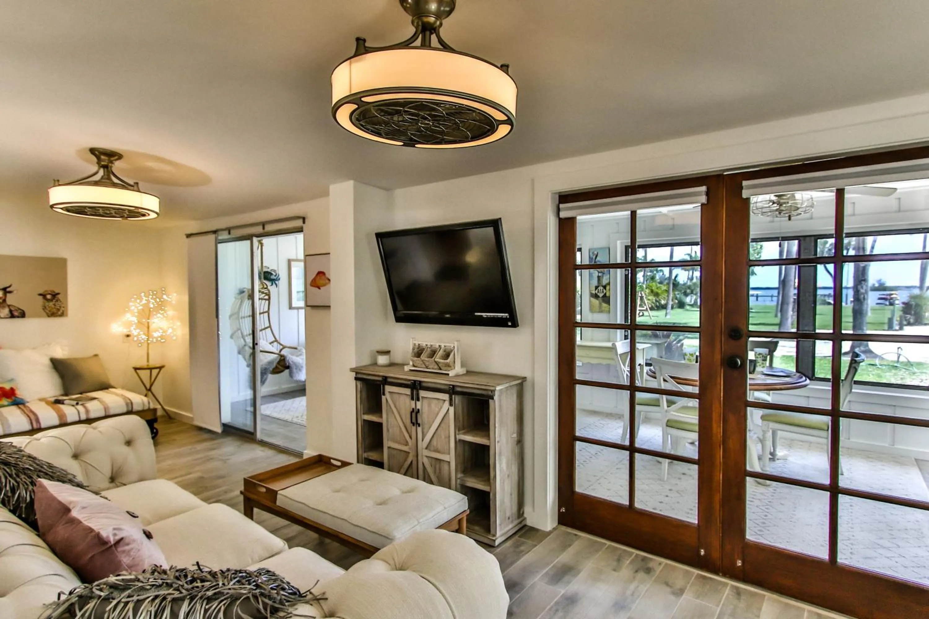 Island View Cottages Sebastian