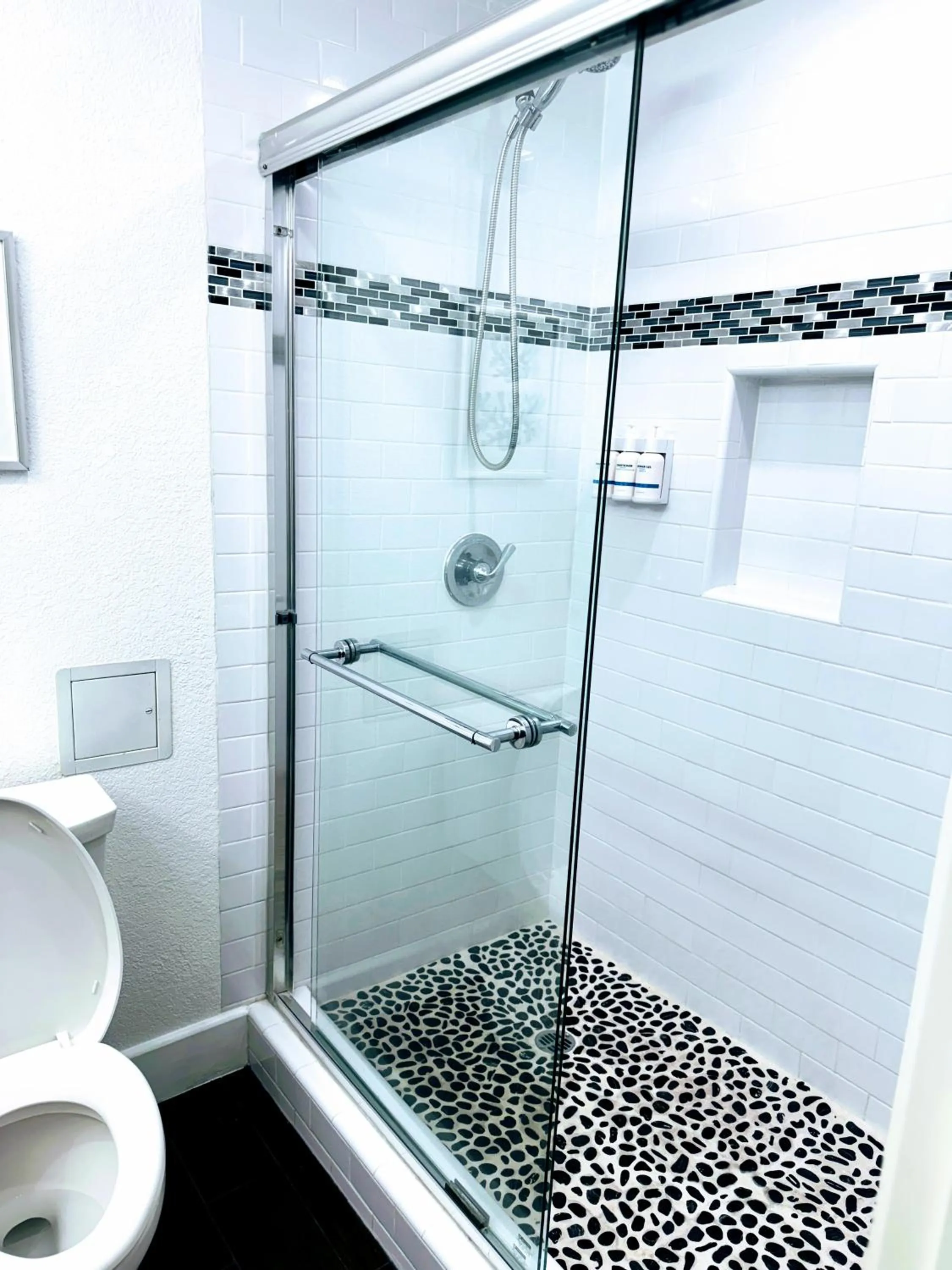 Shower in The Pacific Inn