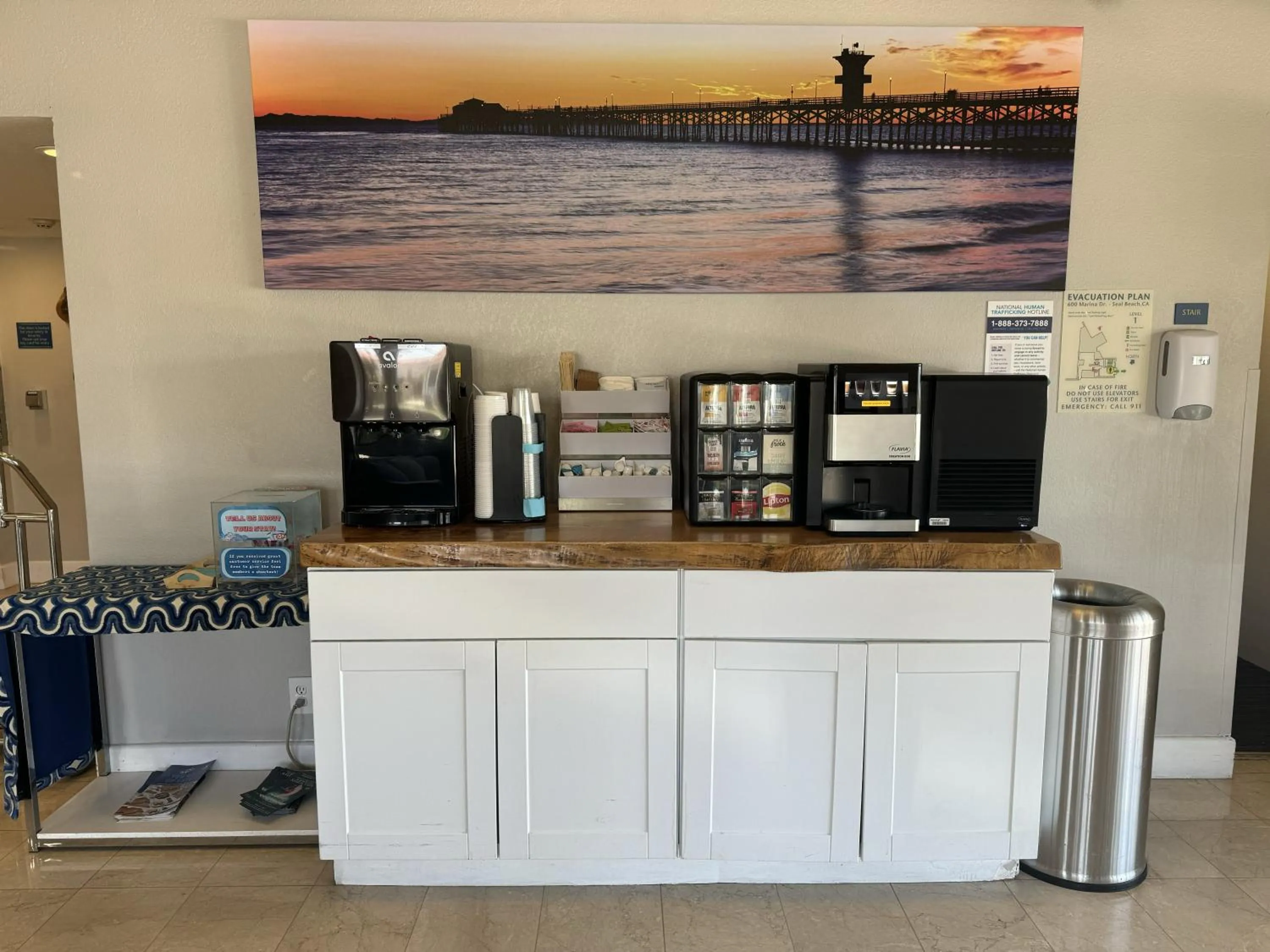 Coffee/tea facilities in The Pacific Inn