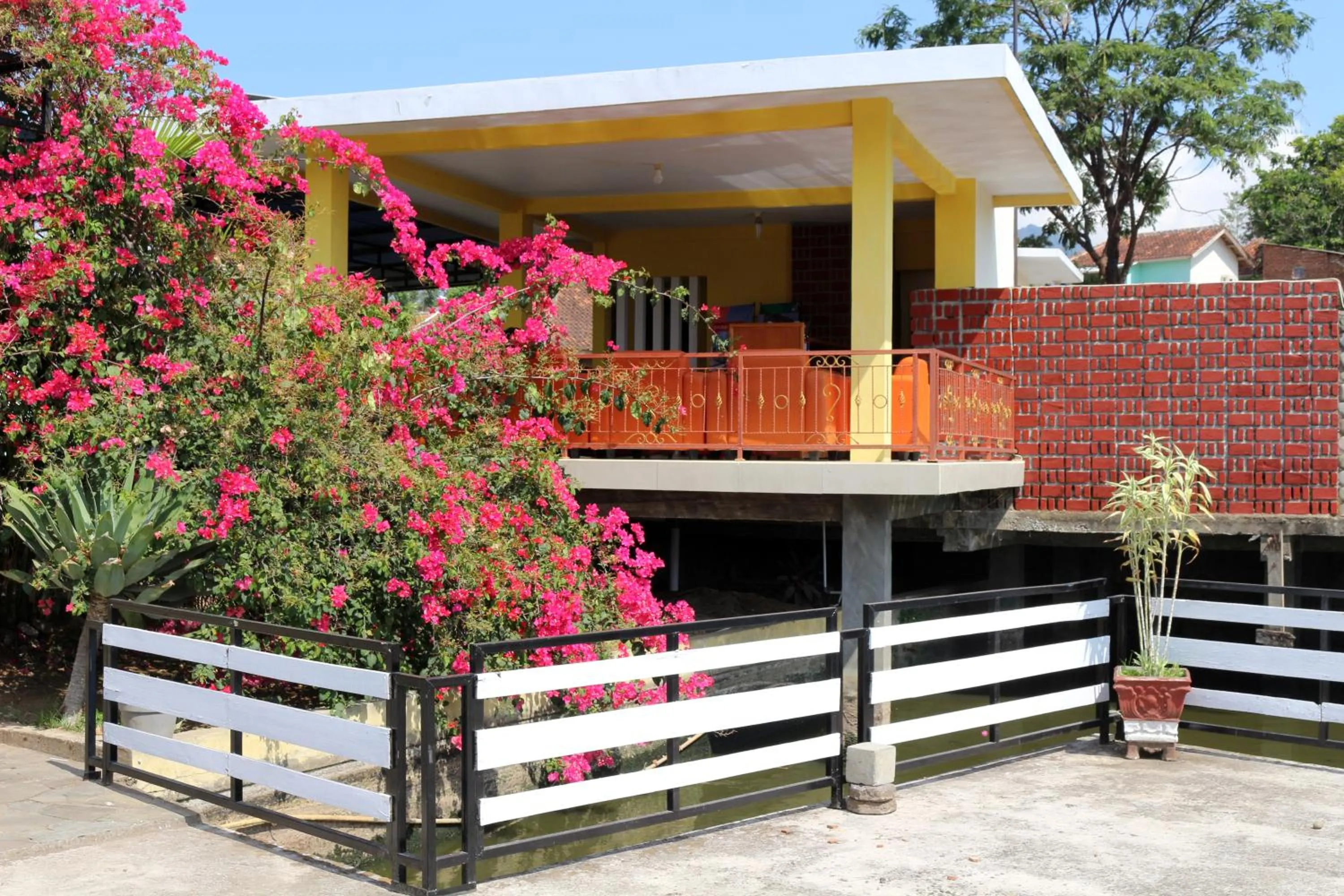 Property building in OYO 1722 Villa Ciparay Indah Syariah