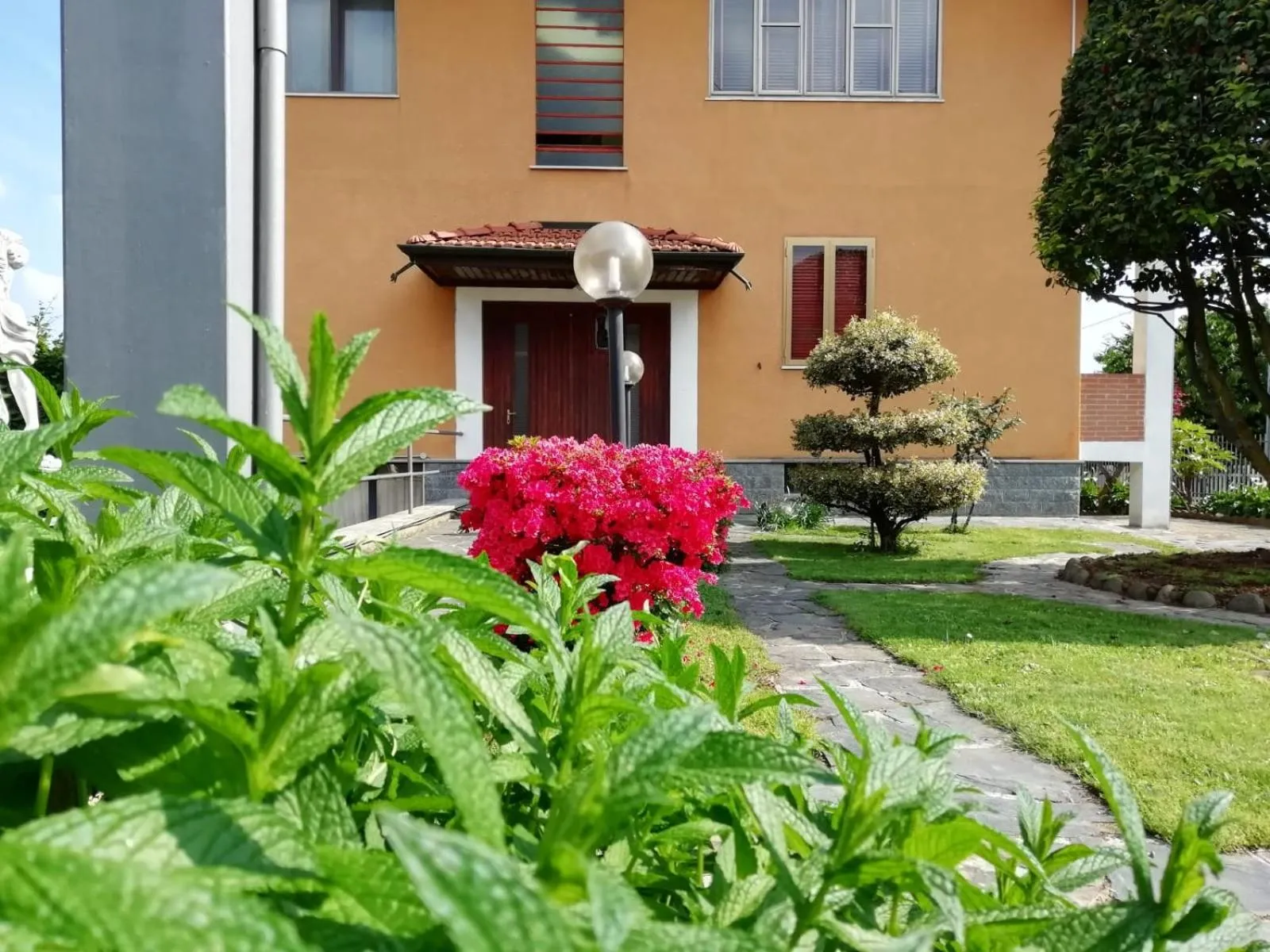 Facade/entrance in Villa Luisa B&B