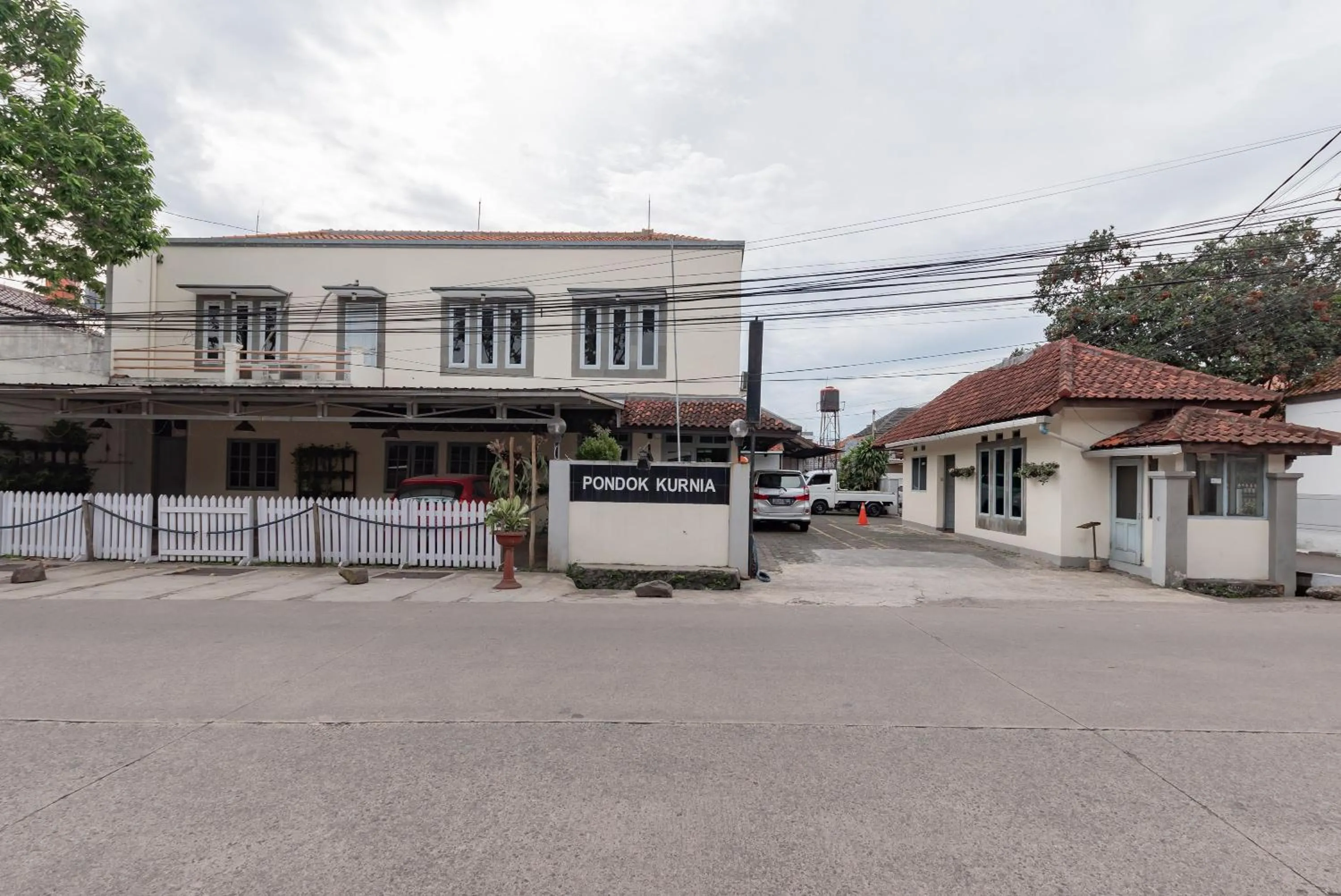 Property building in Urbanview Hotel Pondok Kurnia near Buah Batu by RedDoorz