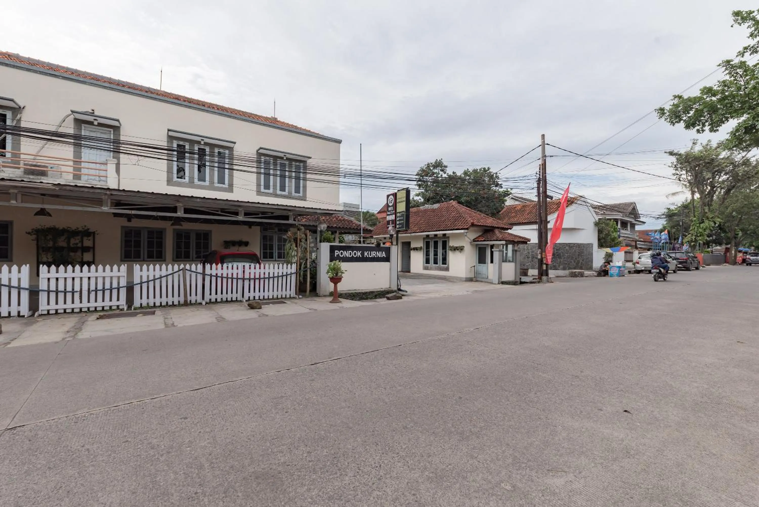 Property building in Urbanview Hotel Pondok Kurnia near Buah Batu by RedDoorz