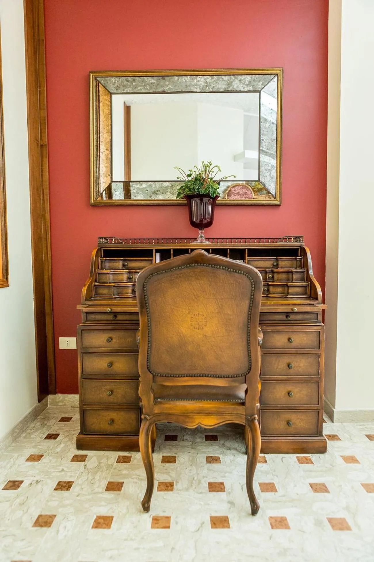 Decorative detail in Hotel Vittoria