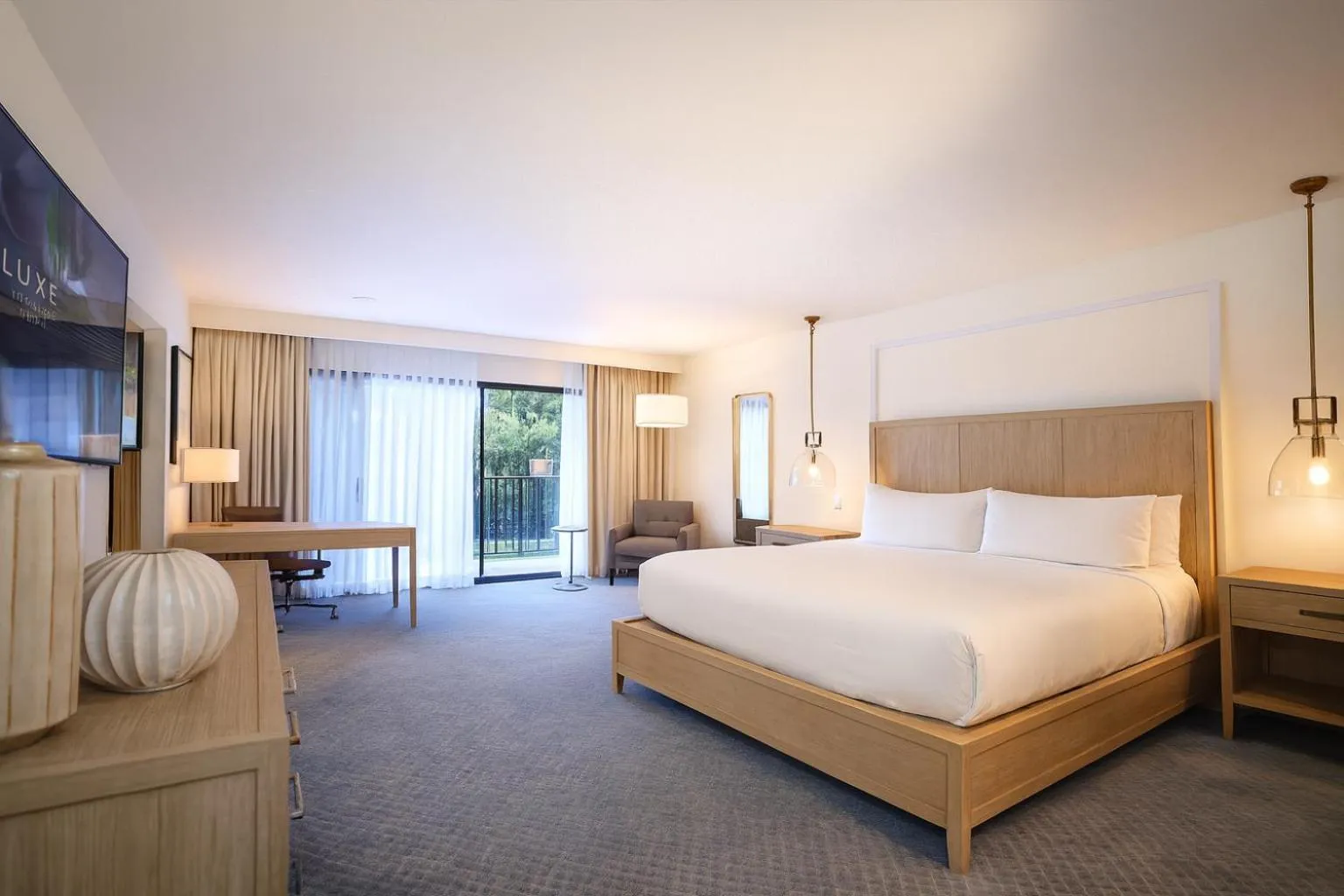 Executive Junior Suite One King Bed in Luxe Sunset Boulevard Hotel