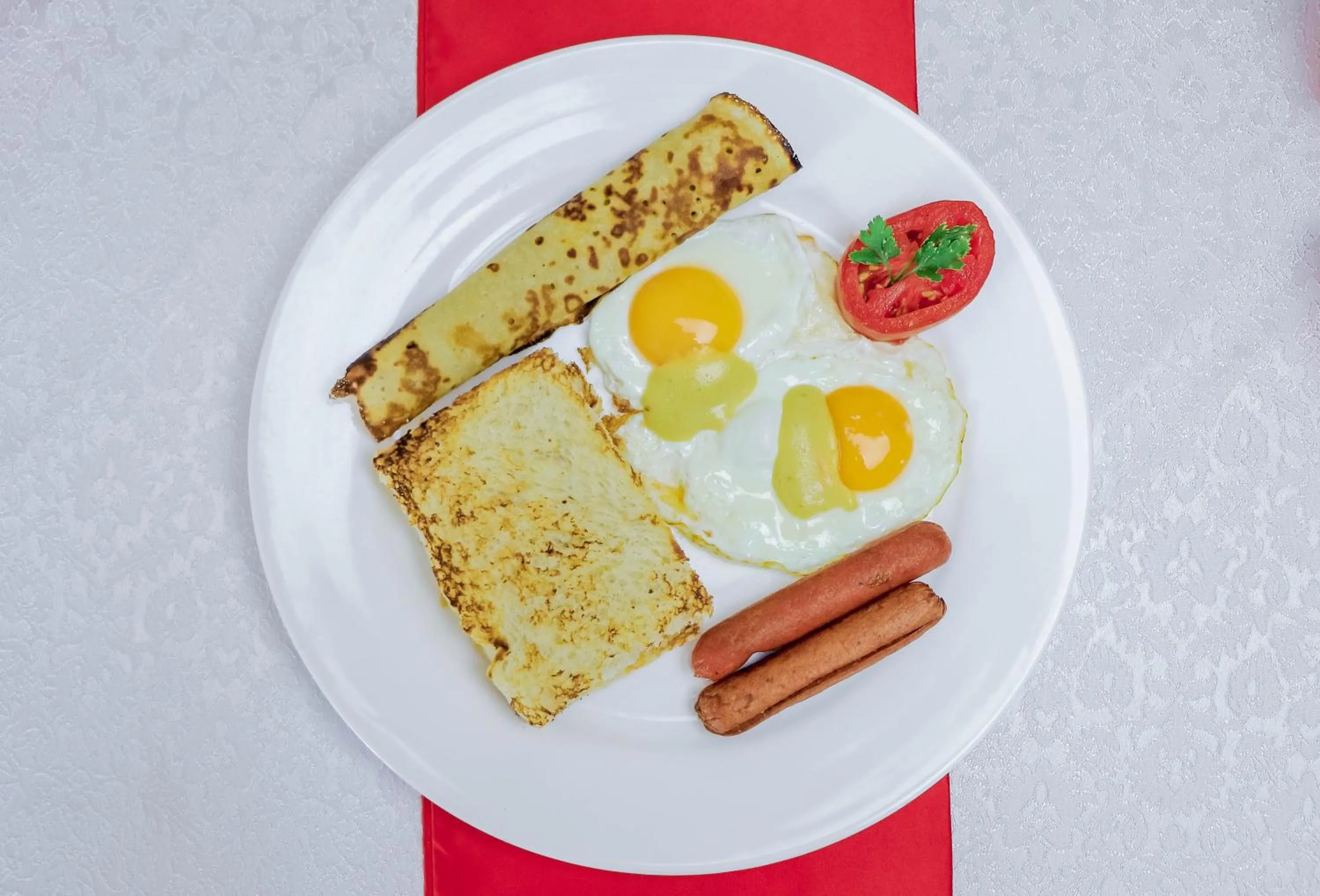 Breakfast in New Hotel Aquiline