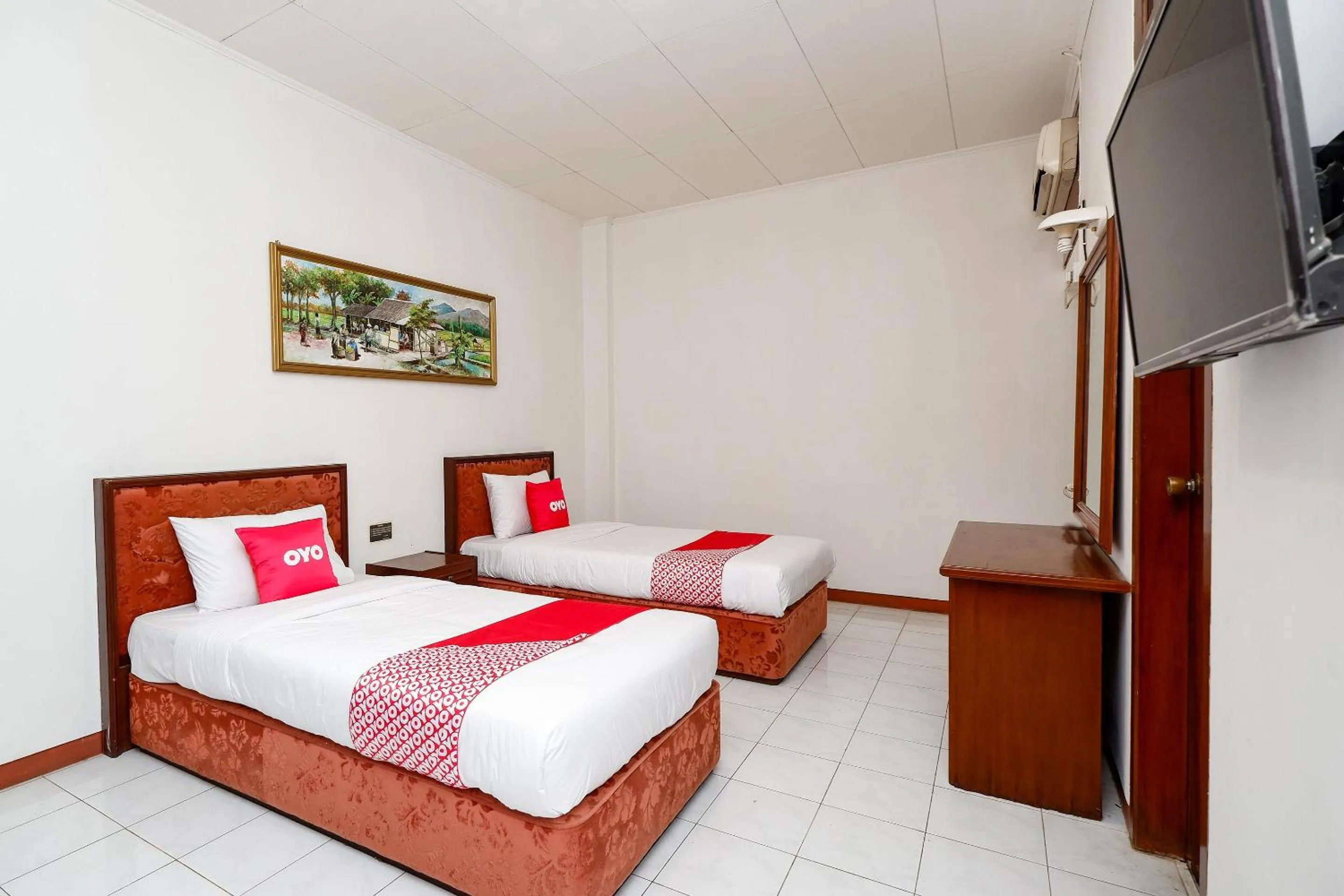 Bedroom, Bed in SUPER OYO Capital O 1644 Hotel Griya Kencana