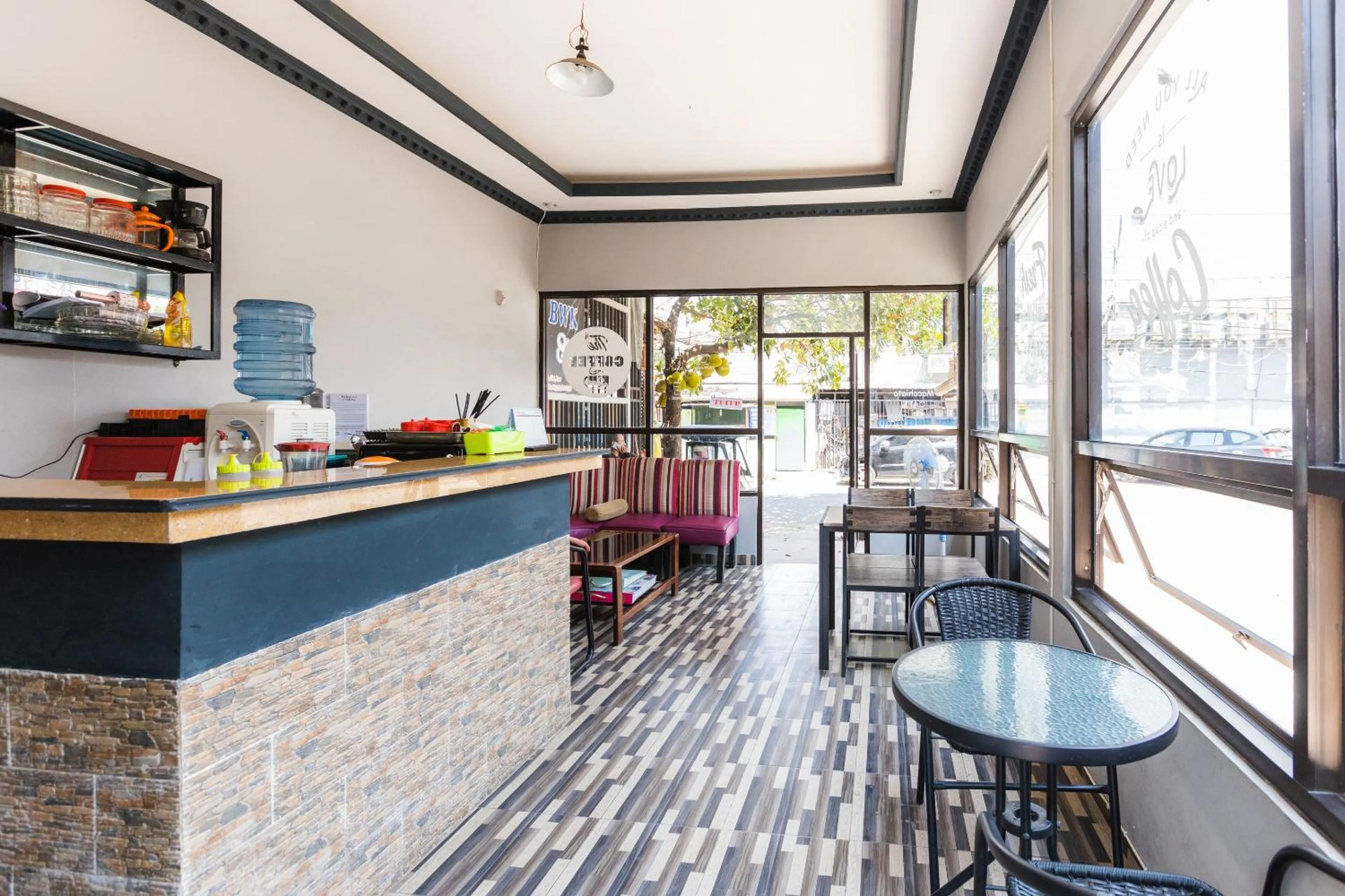 Restaurant/places to eat in Hotel O Wisma Pelita Mas