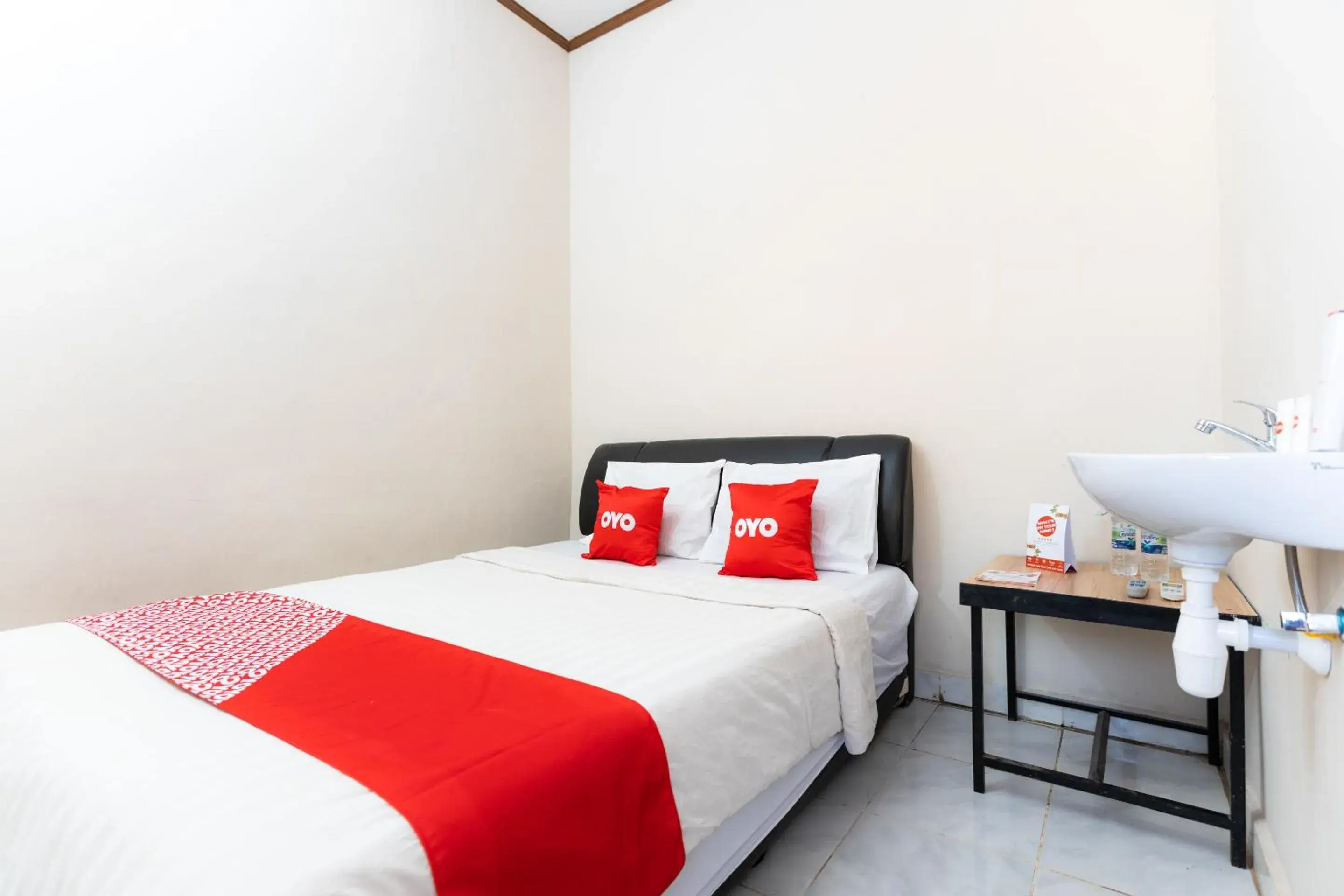 Standard Double Room in Hotel O Wisma Pelita Mas Standard Double Room in Hotel O Wisma Pelita Mas