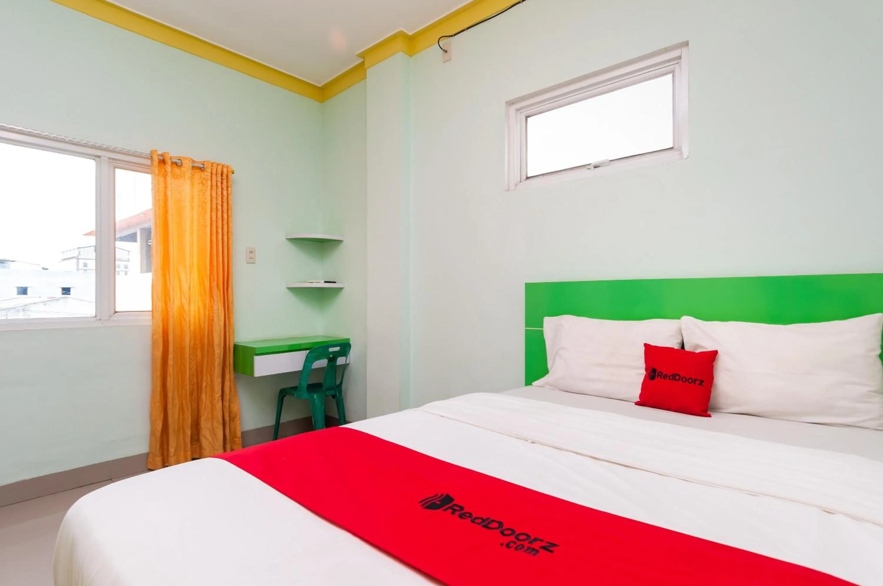 Bed in RedDoorz Syariah At Dinda Residence