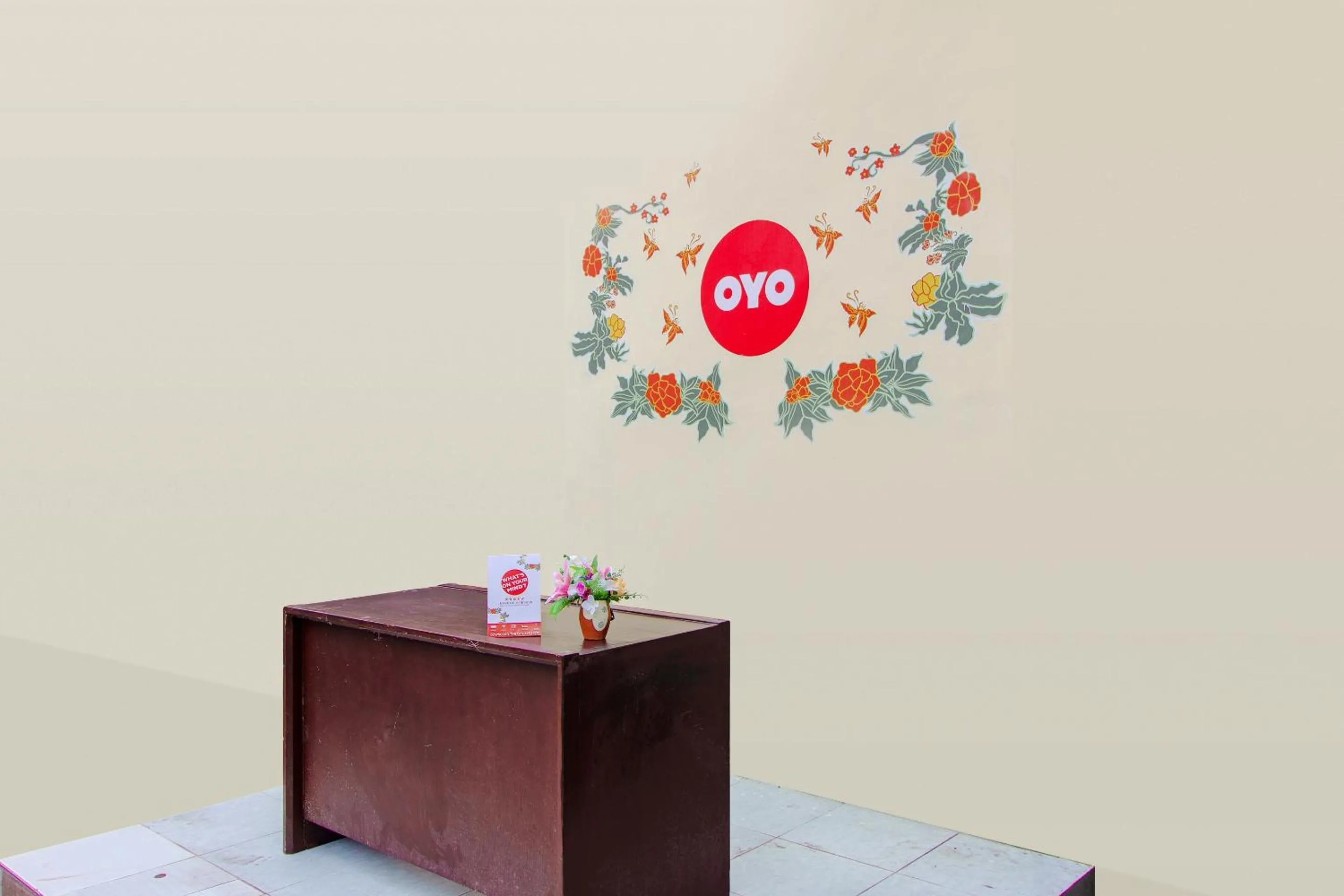 Lobby or reception in OYO Life 1643 Grand Monica