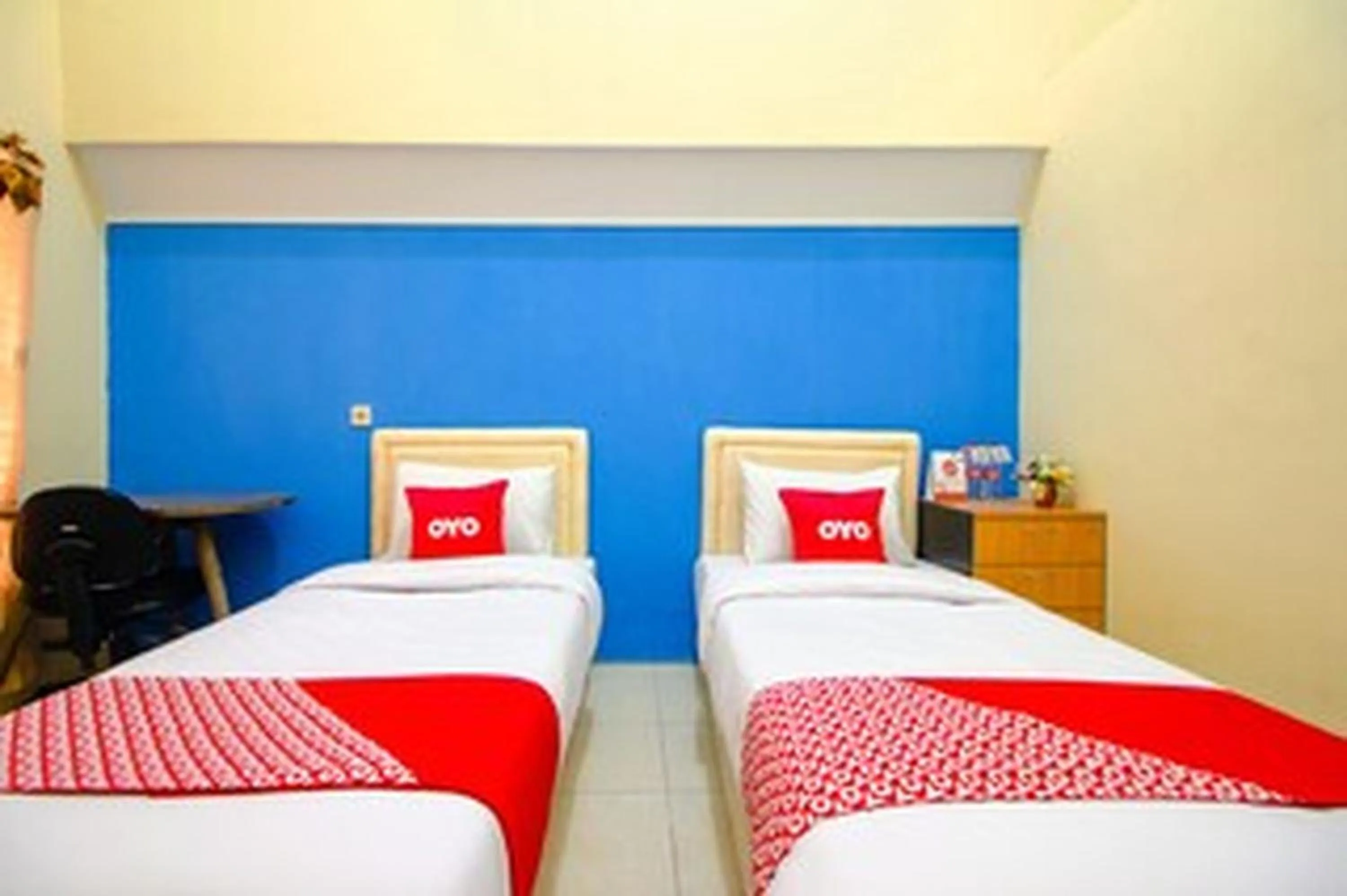 Bedroom, Bed in OYO Life 1643 Grand Monica