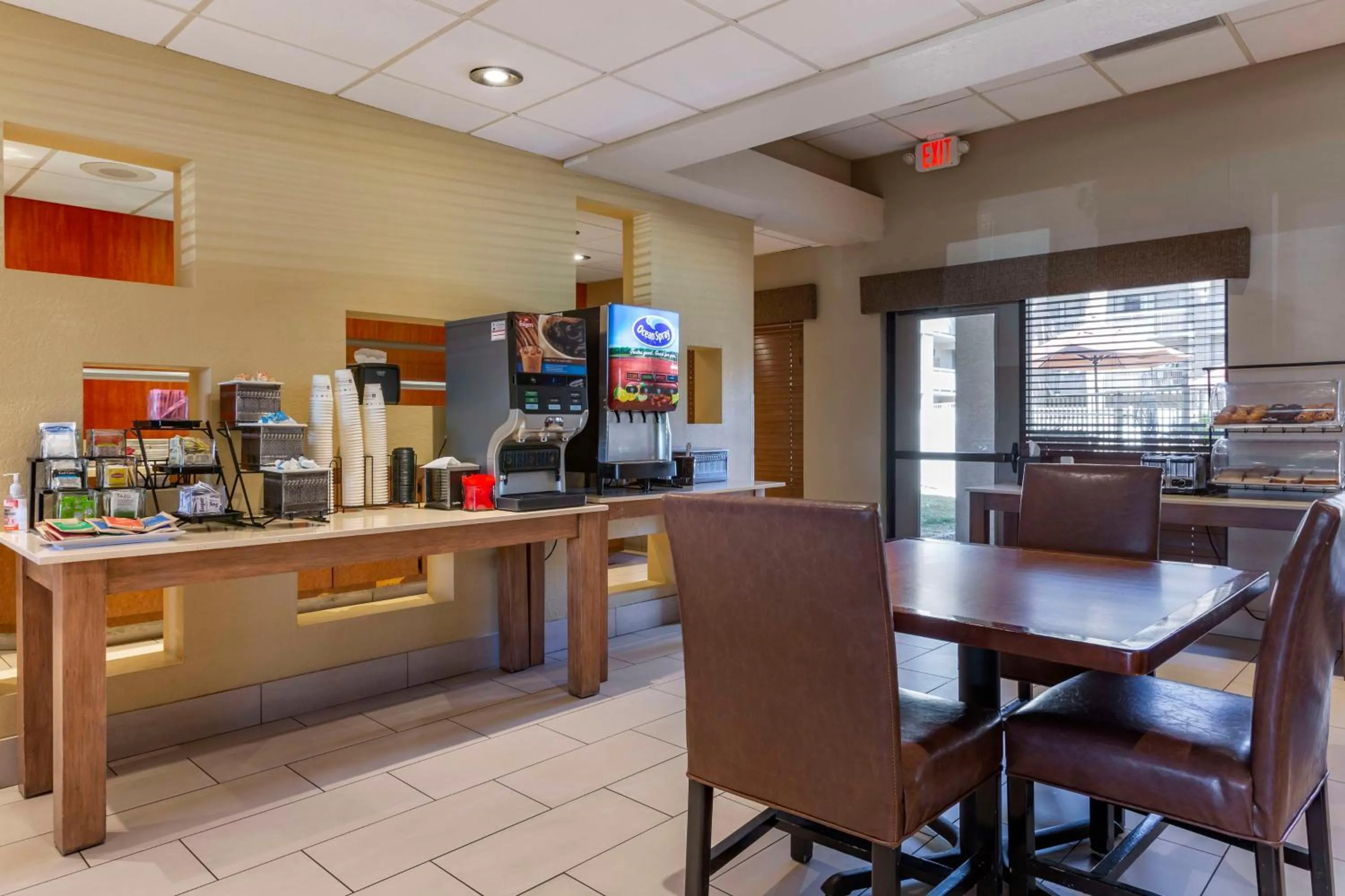 Breakfast in Best Western Plus Scottsdale Thunderbird Suites
