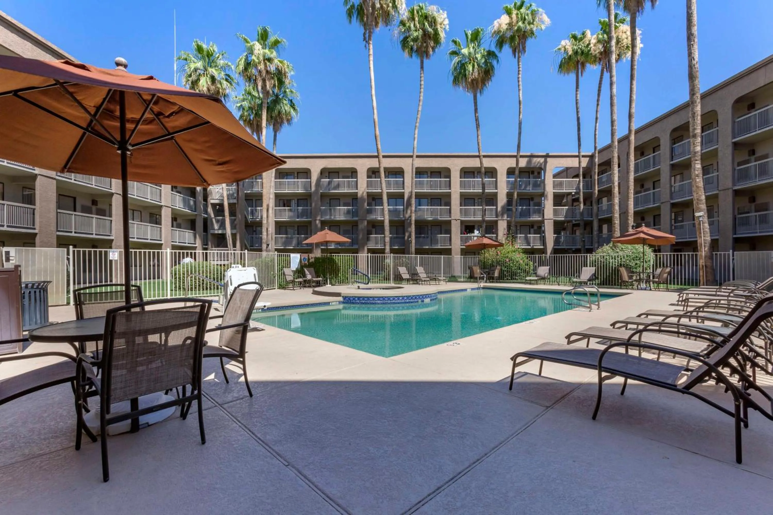 Pool view in Best Western Plus Scottsdale Thunderbird Suites