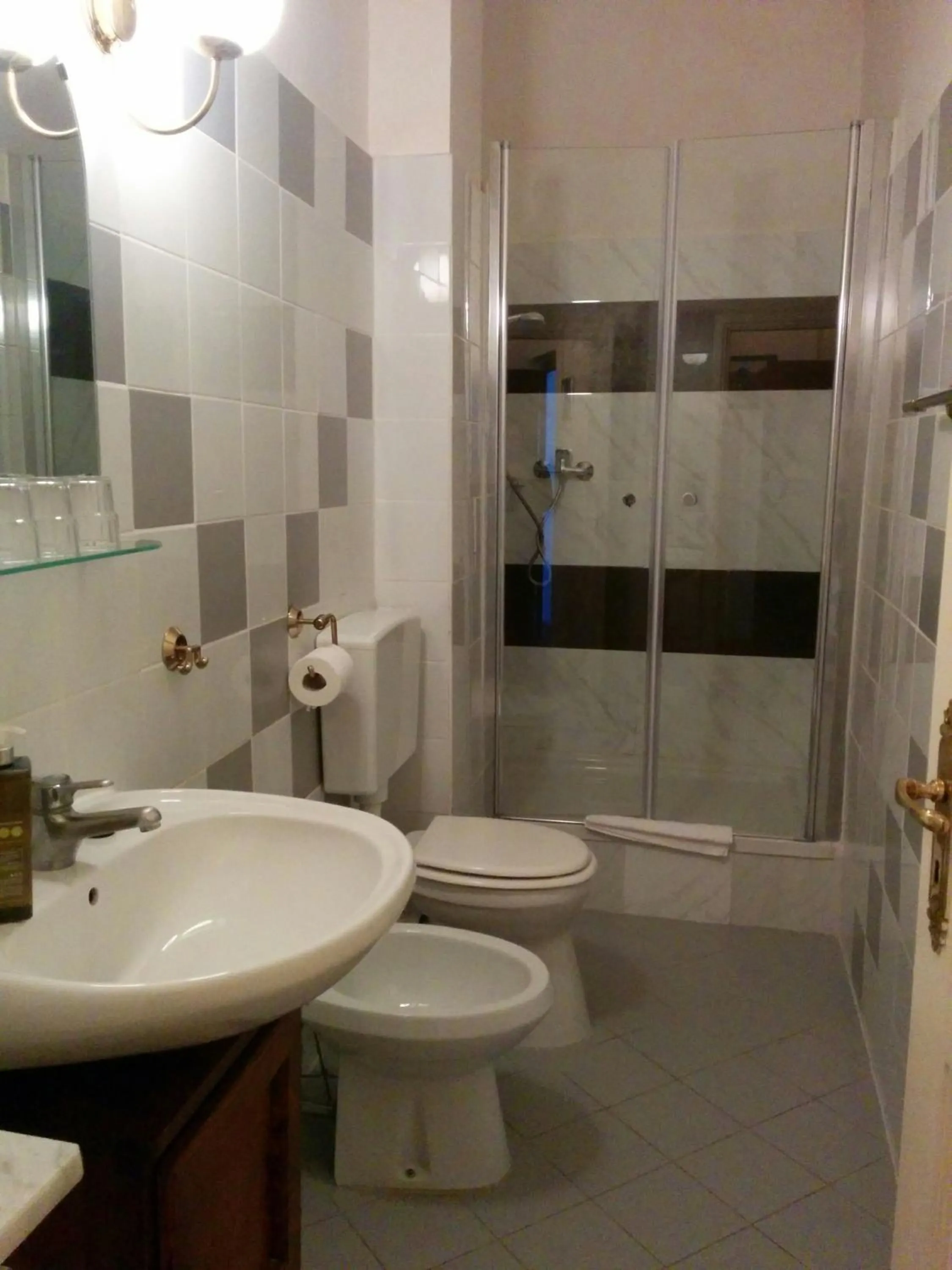 Bathroom in Villa Palagione Centro Interculturale