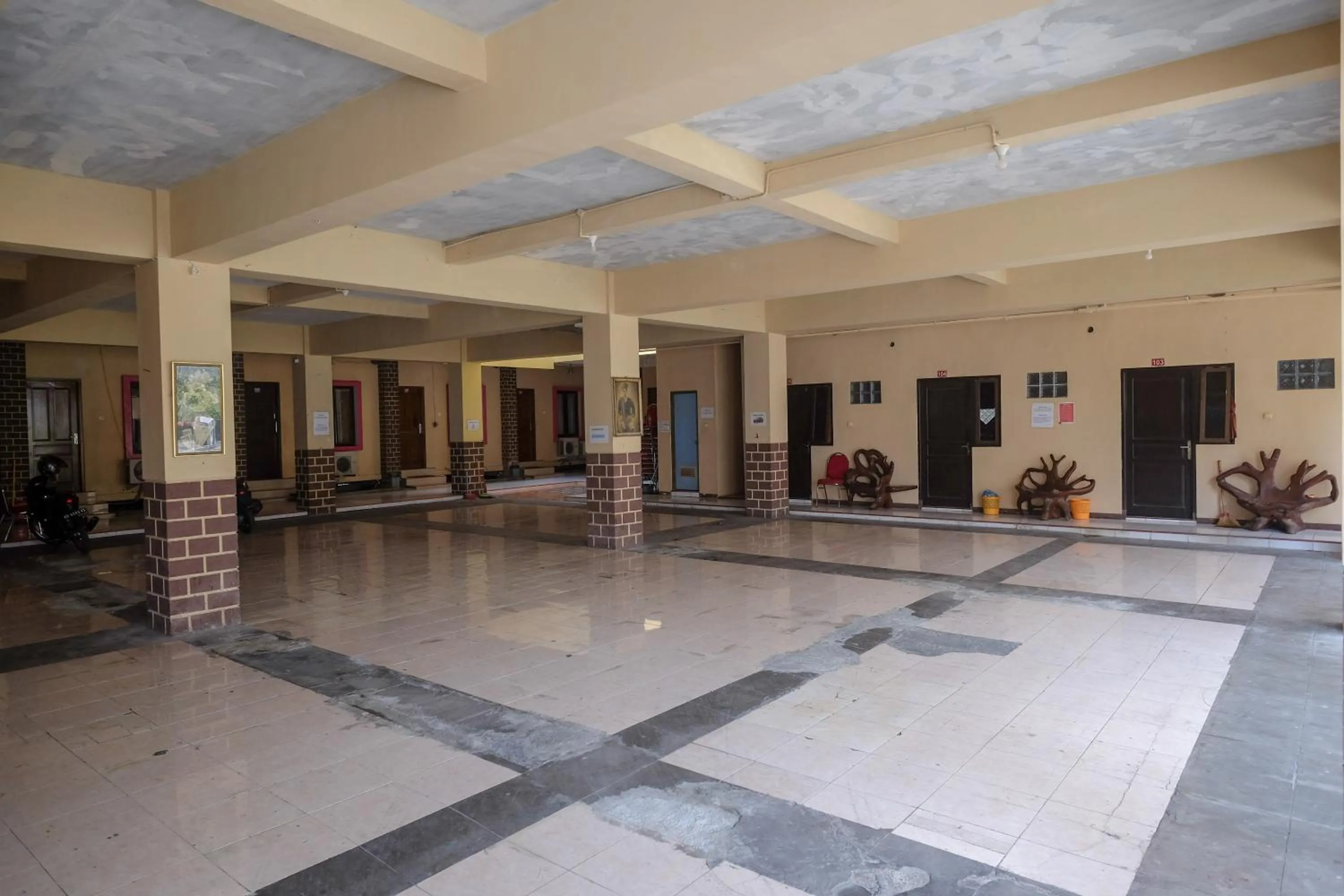 Property building in RedDoorz at H&W Hotel Solo