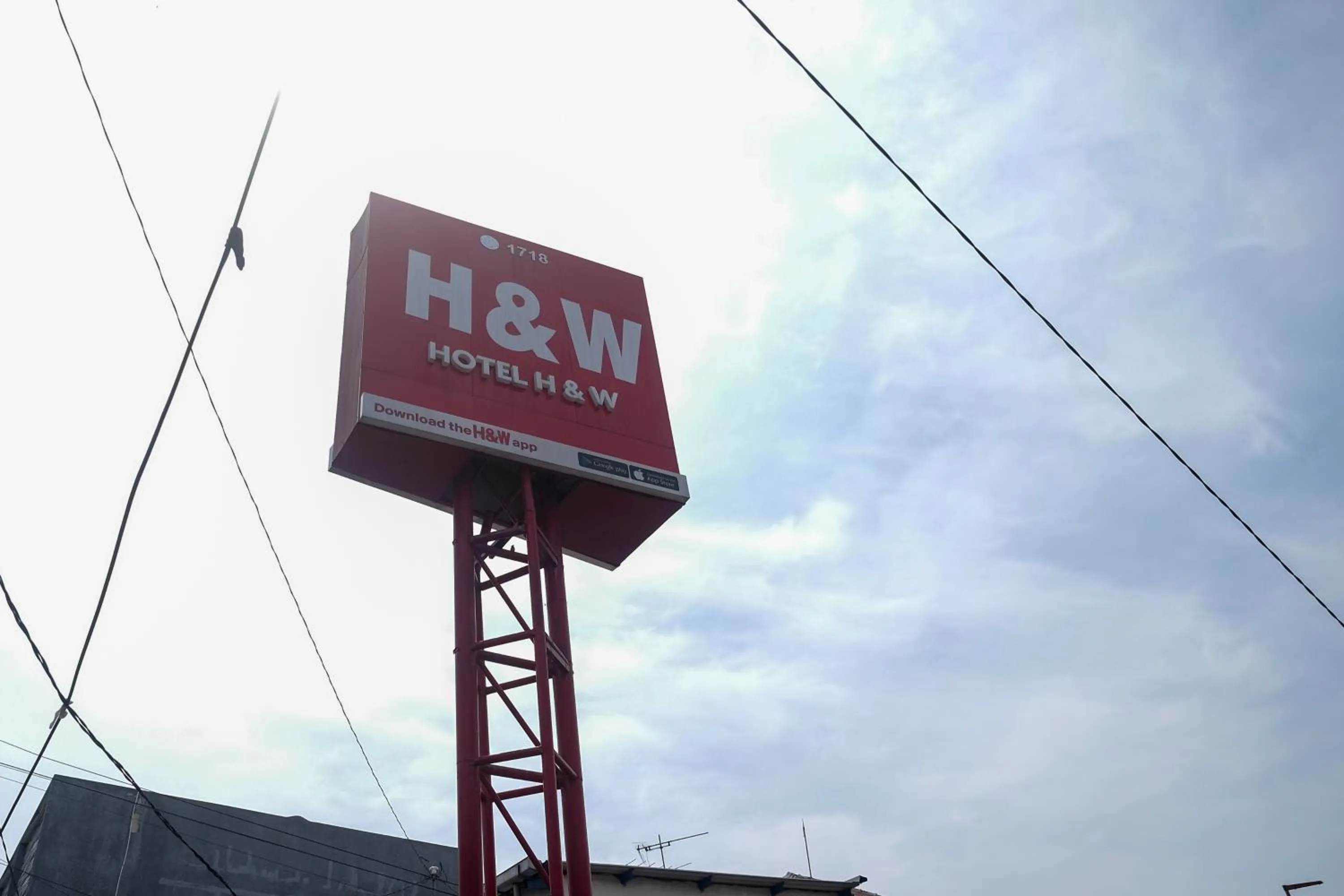 Logo/Certificate/Sign in RedDoorz at H&W Hotel Solo