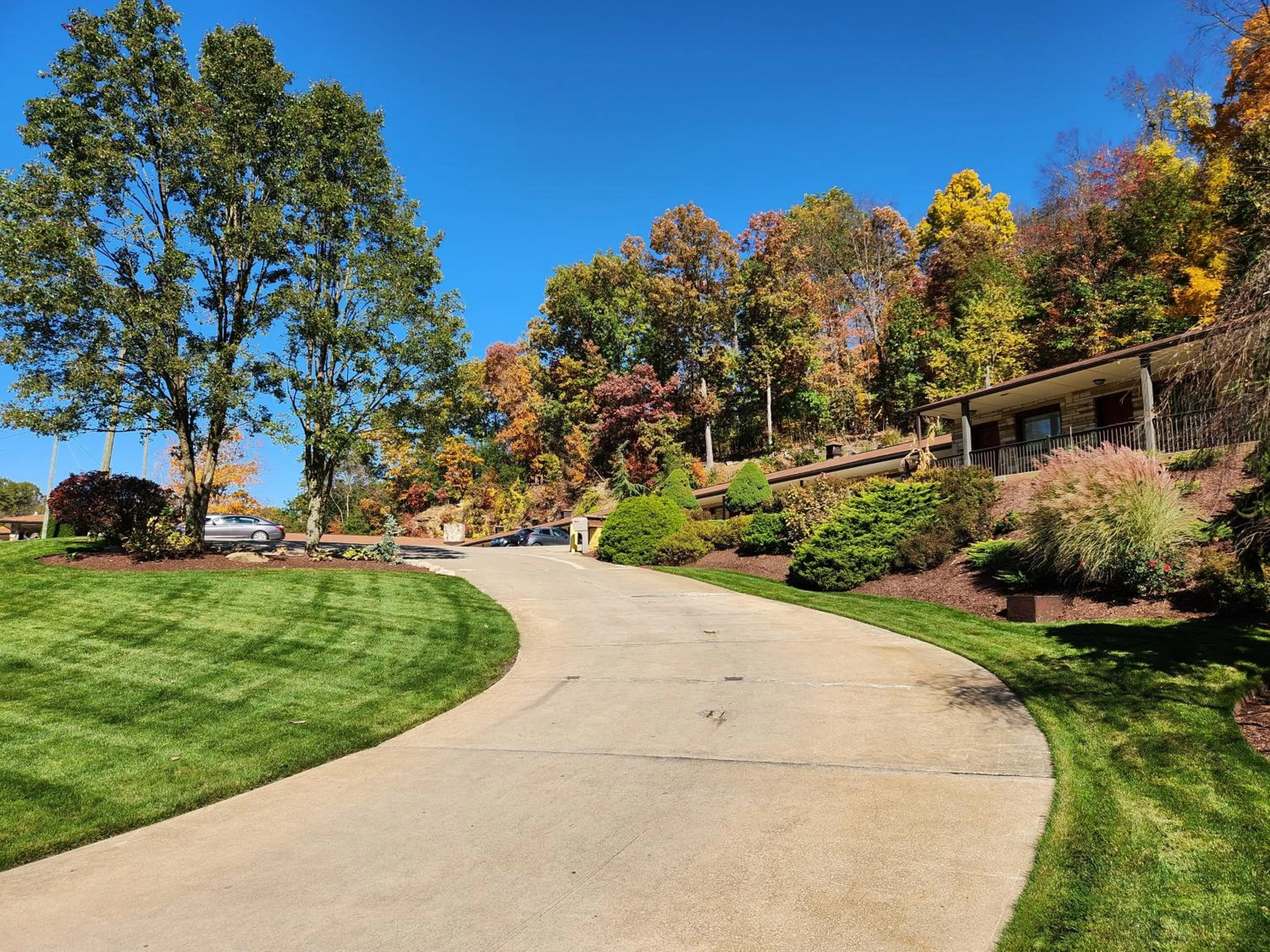 Parking in Jefferson Hills Motel