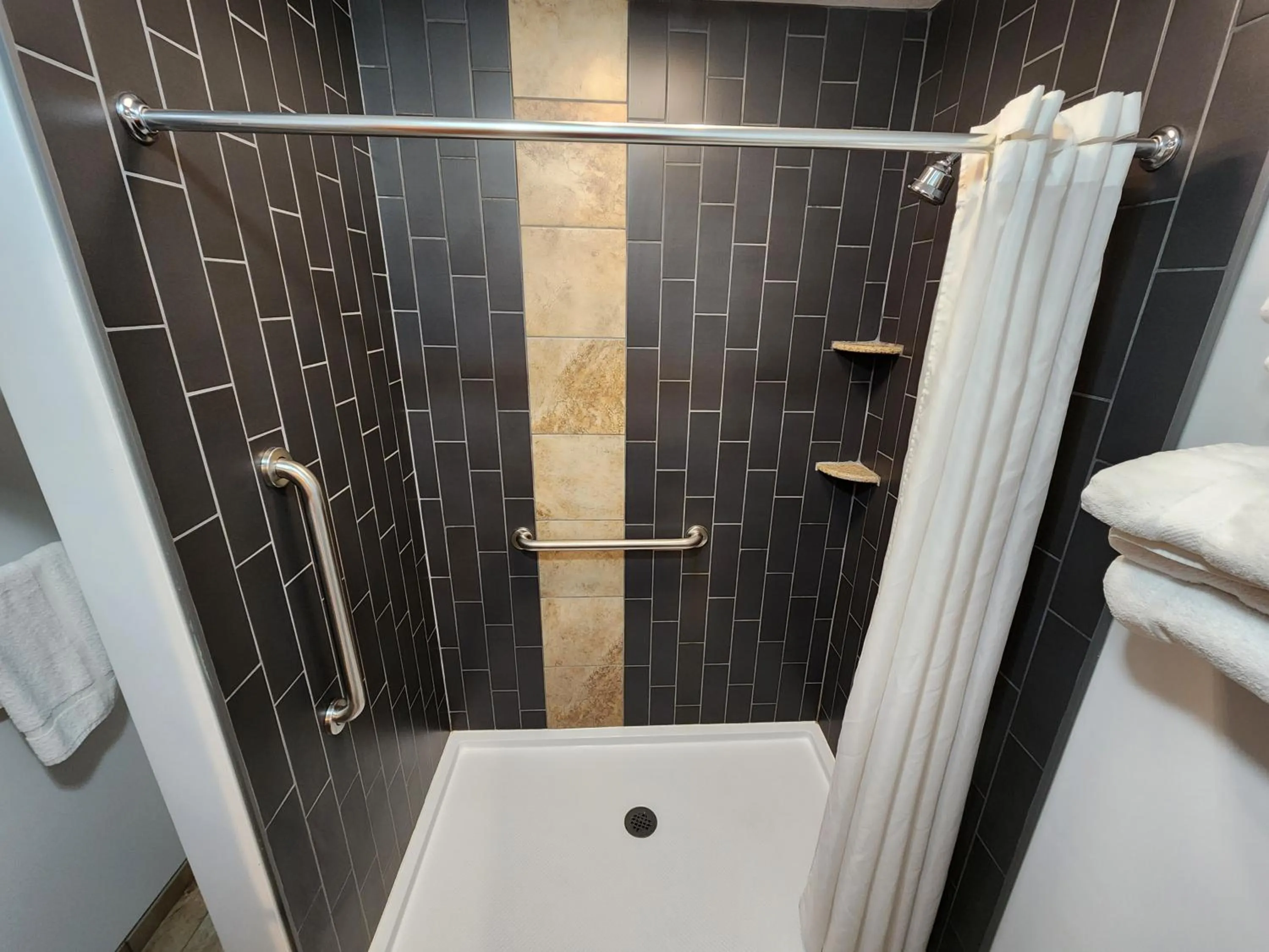 Shower in Jefferson Hills Motel