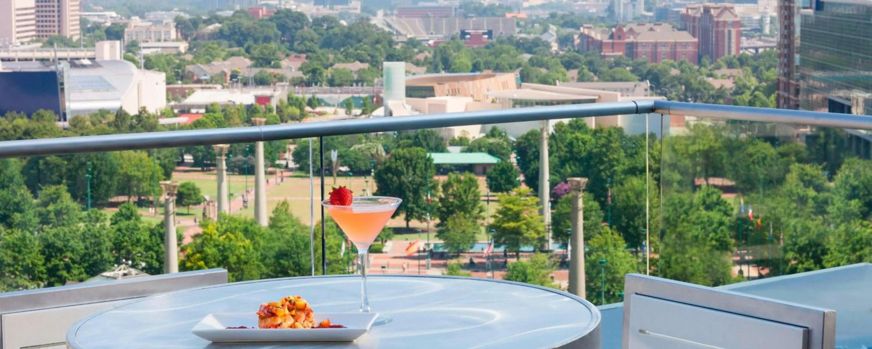 Lounge or bar in Glenn Hotel, Autograph Collection
