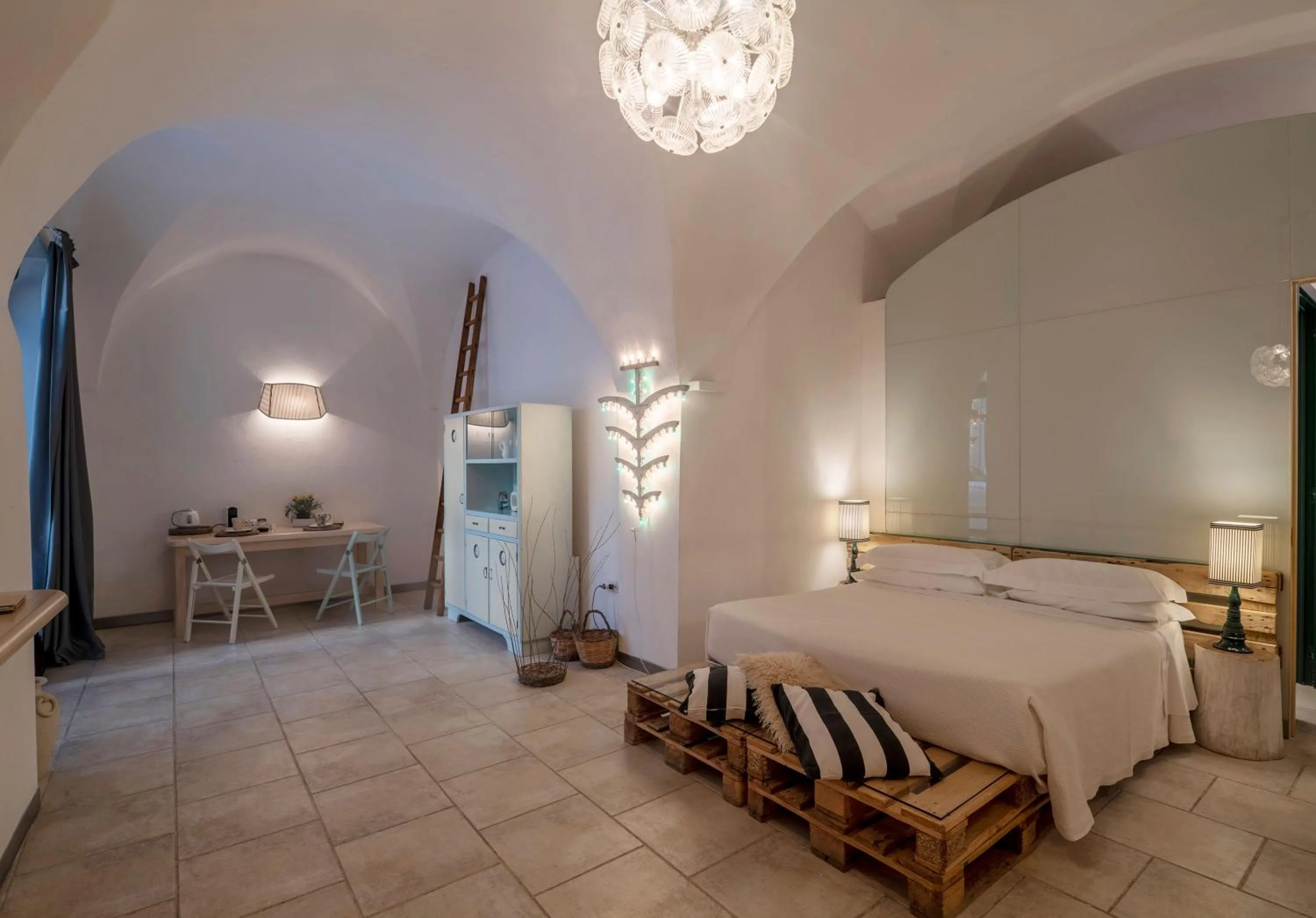 Bed in B&B Corte Dei Romiti - Lecce Selection